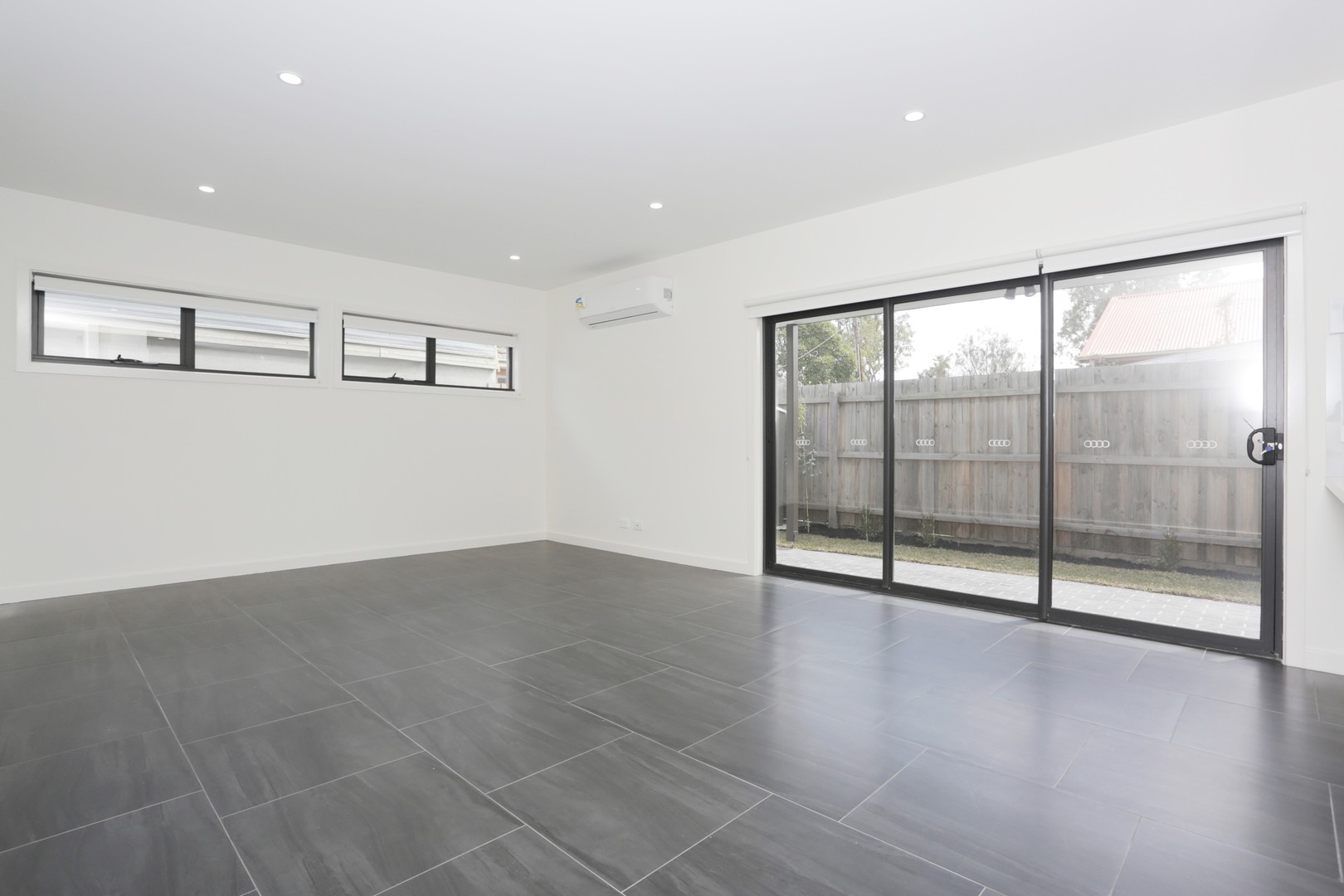 3/9 Orange Avenue, Reservoir, VIC 3073, Reservoir - Thumbnail 2