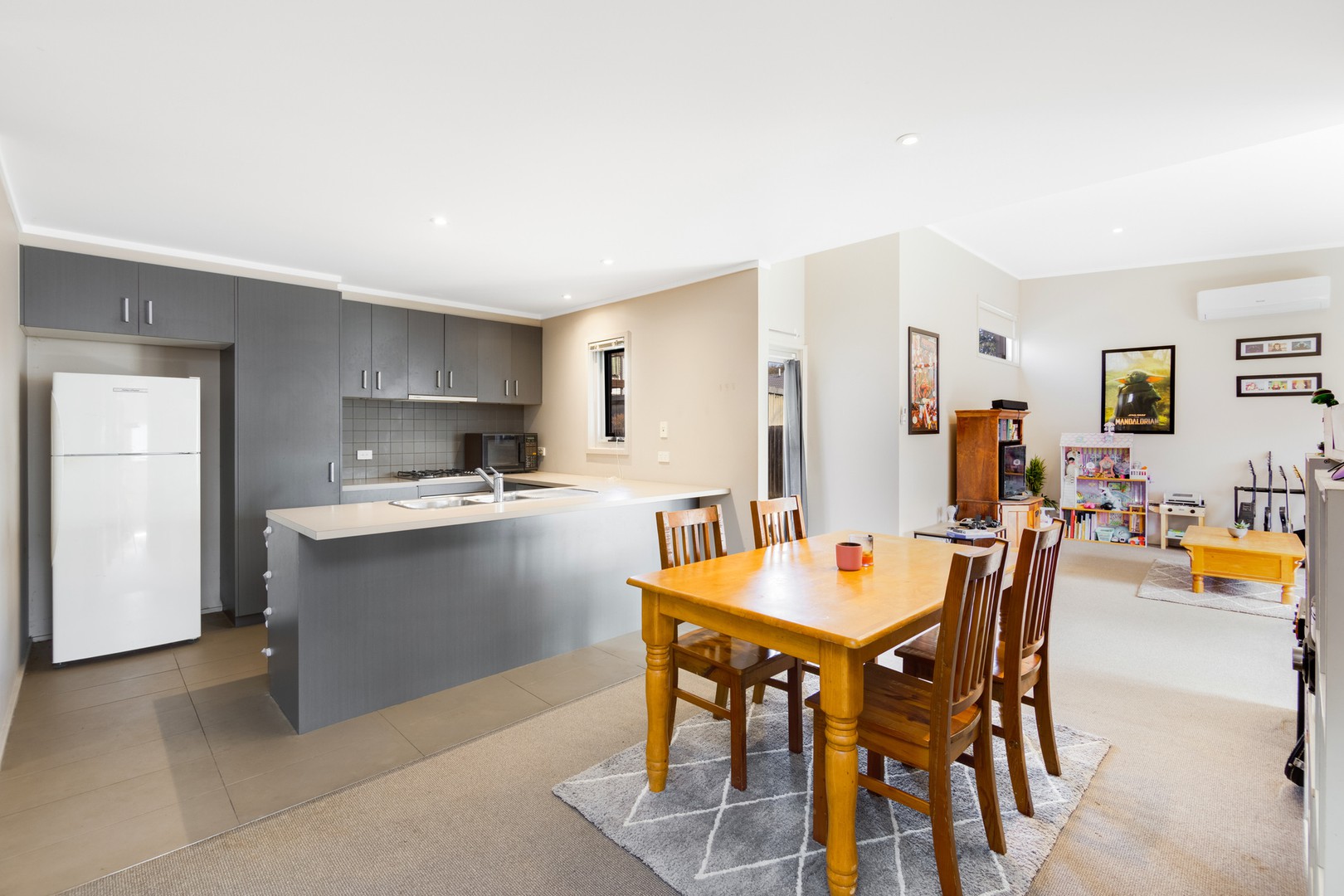 3/9 Pine Avenue, North Shore, VIC 3214, North Shore - Thumbnail 2