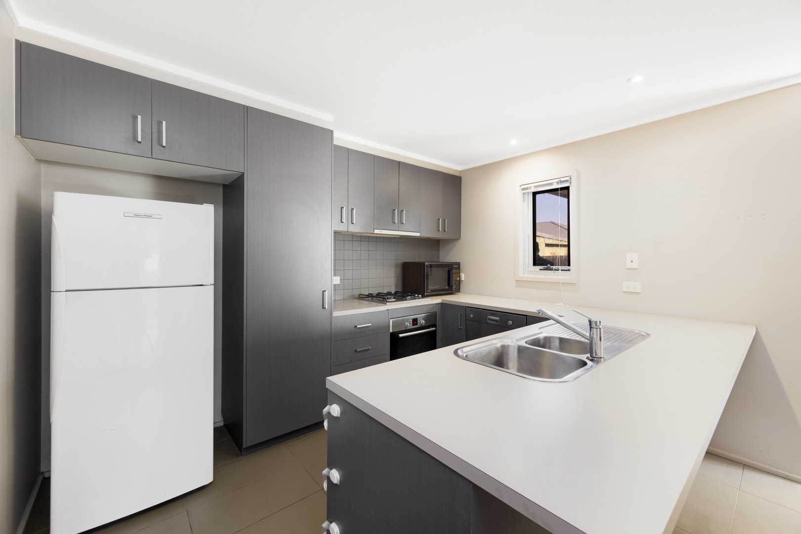 3/9 Pine Avenue, North Shore, VIC 3214, North Shore - Thumbnail 4