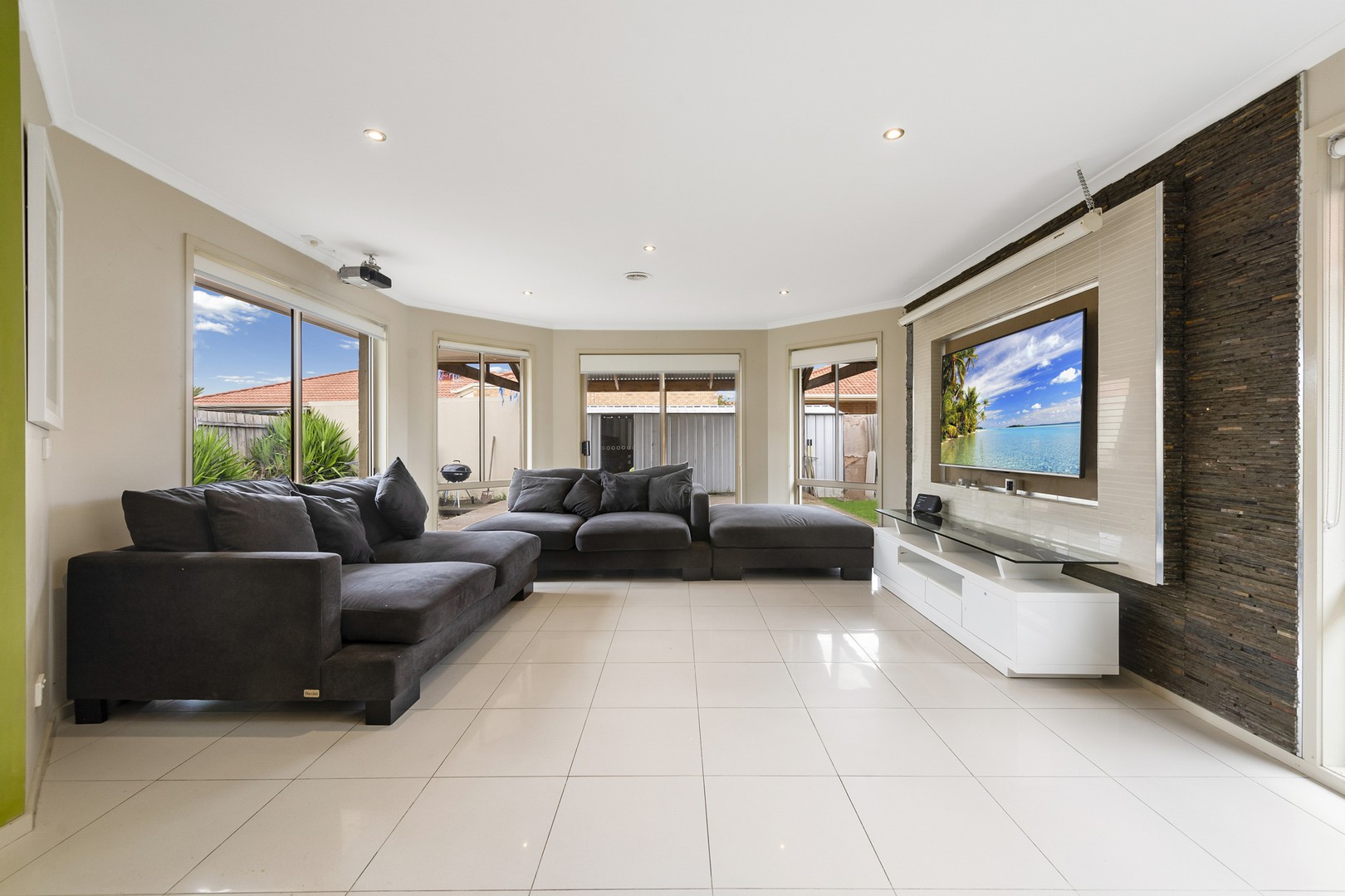 3 Allenby Road, Hillside, VIC 3037 - Thumbnail 2 - 18/04/2023