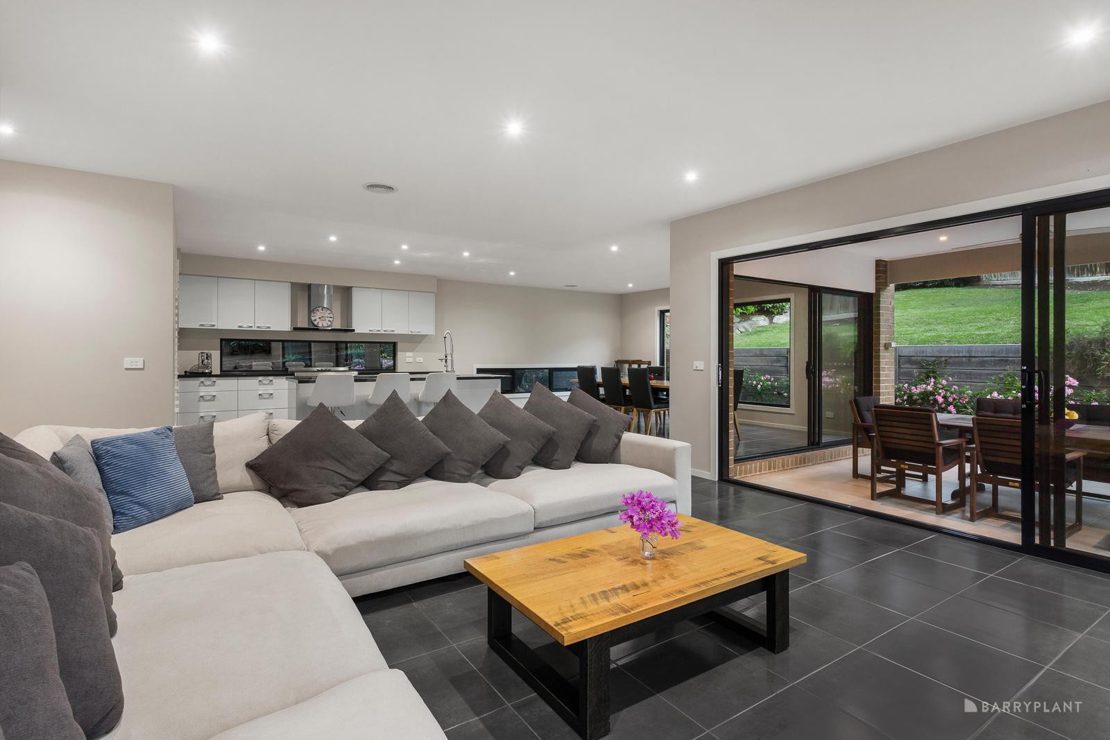 3 Anton Court, Doncaster, VIC 3108 - Thumbnail 2 - 11/12/2023