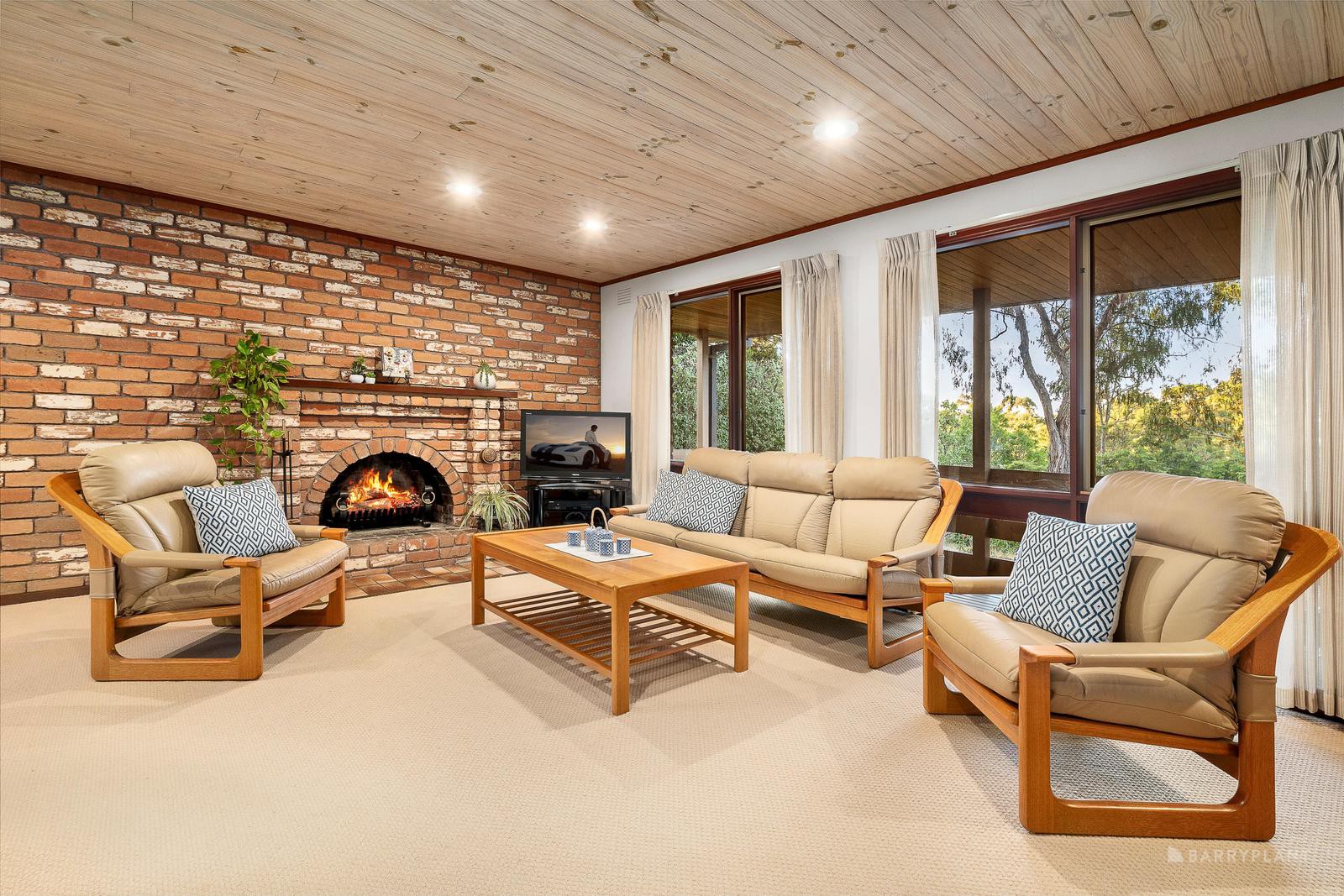 3 Avarn Court, Eltham, VIC 3095, Eltham - Thumbnail 2