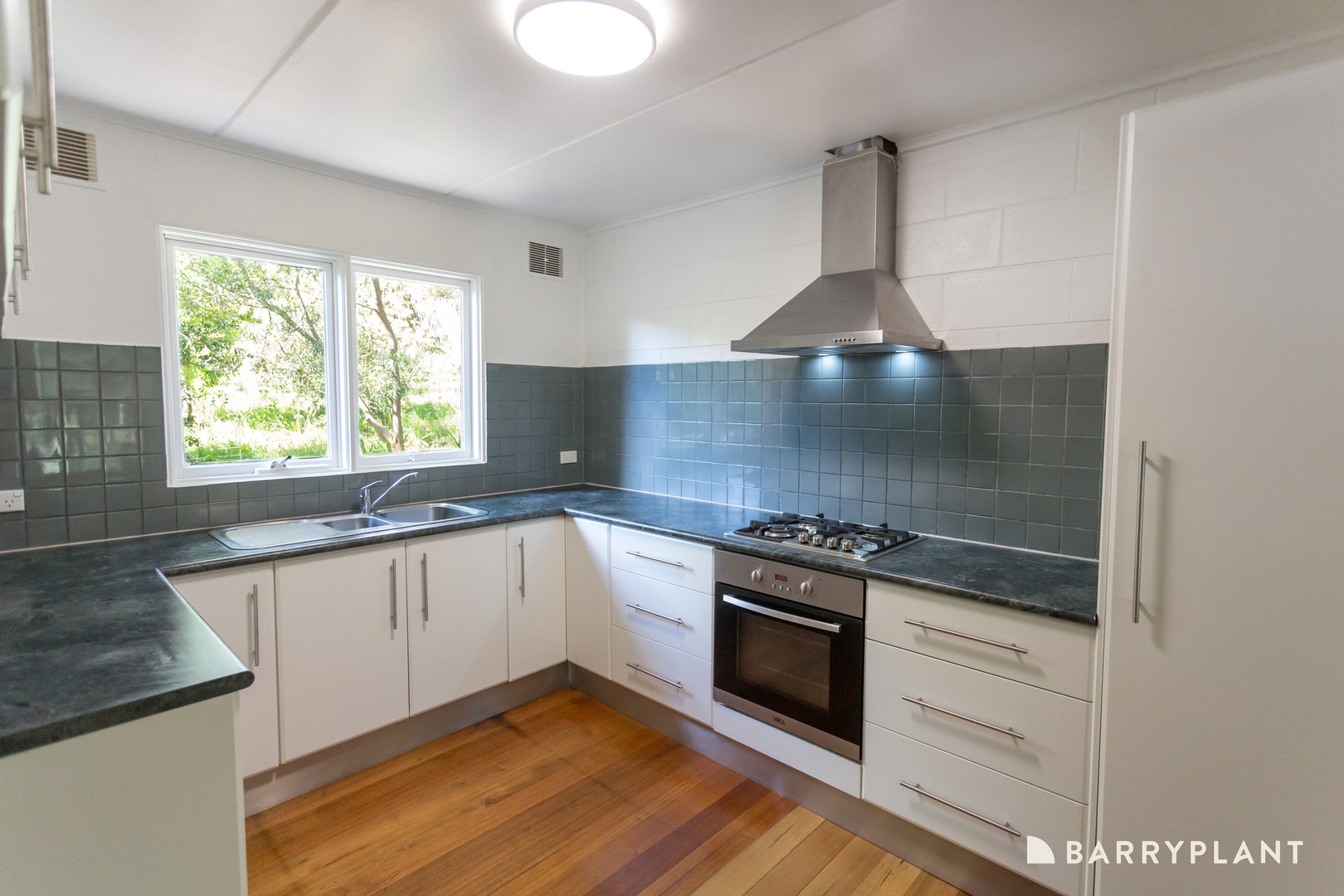 3 Benton Road, Healesville, VIC 3777, Healesville - Thumbnail 2