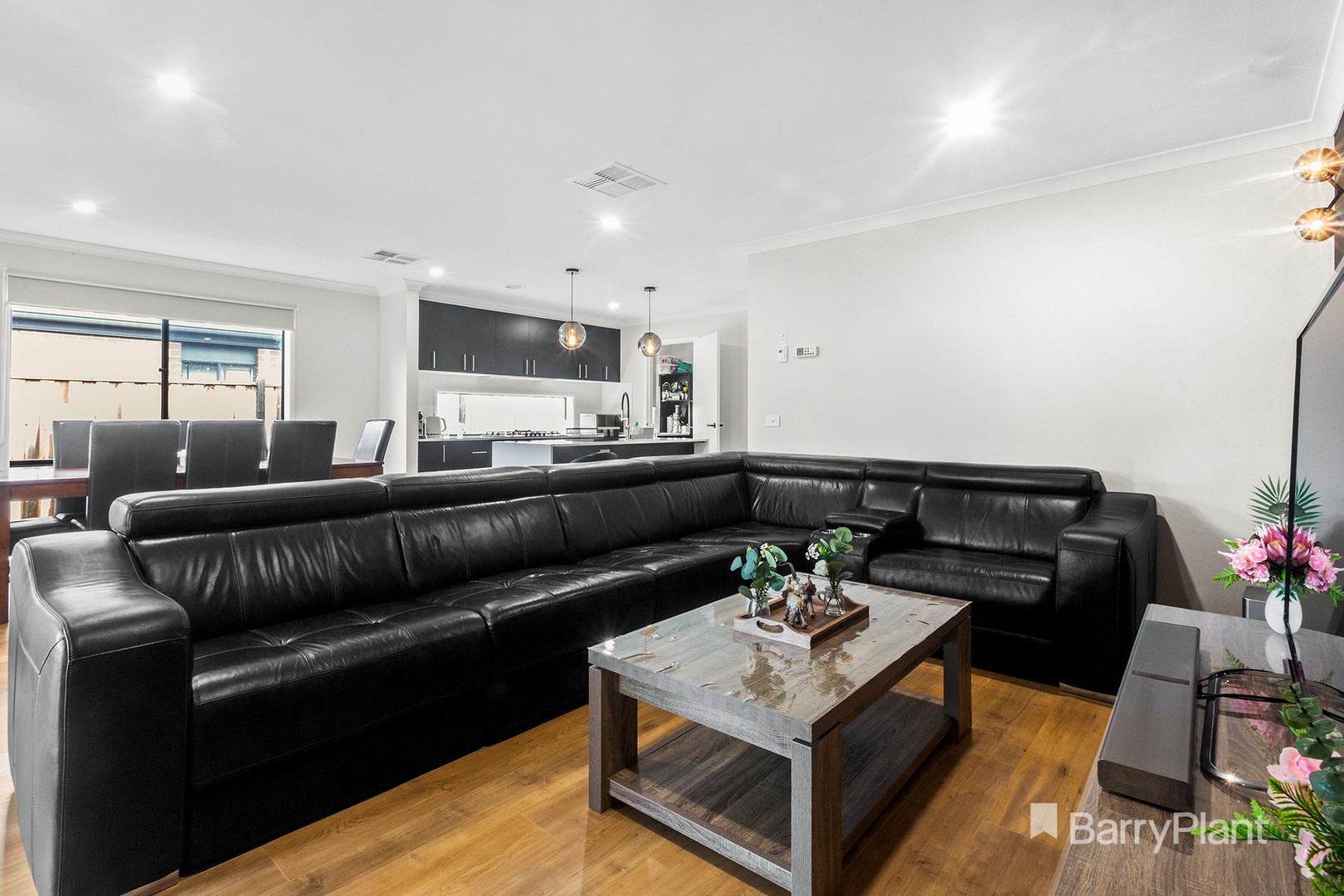 3 Booroolong Lane, Clyde North, VIC 3978, Clyde North - Thumbnail 3