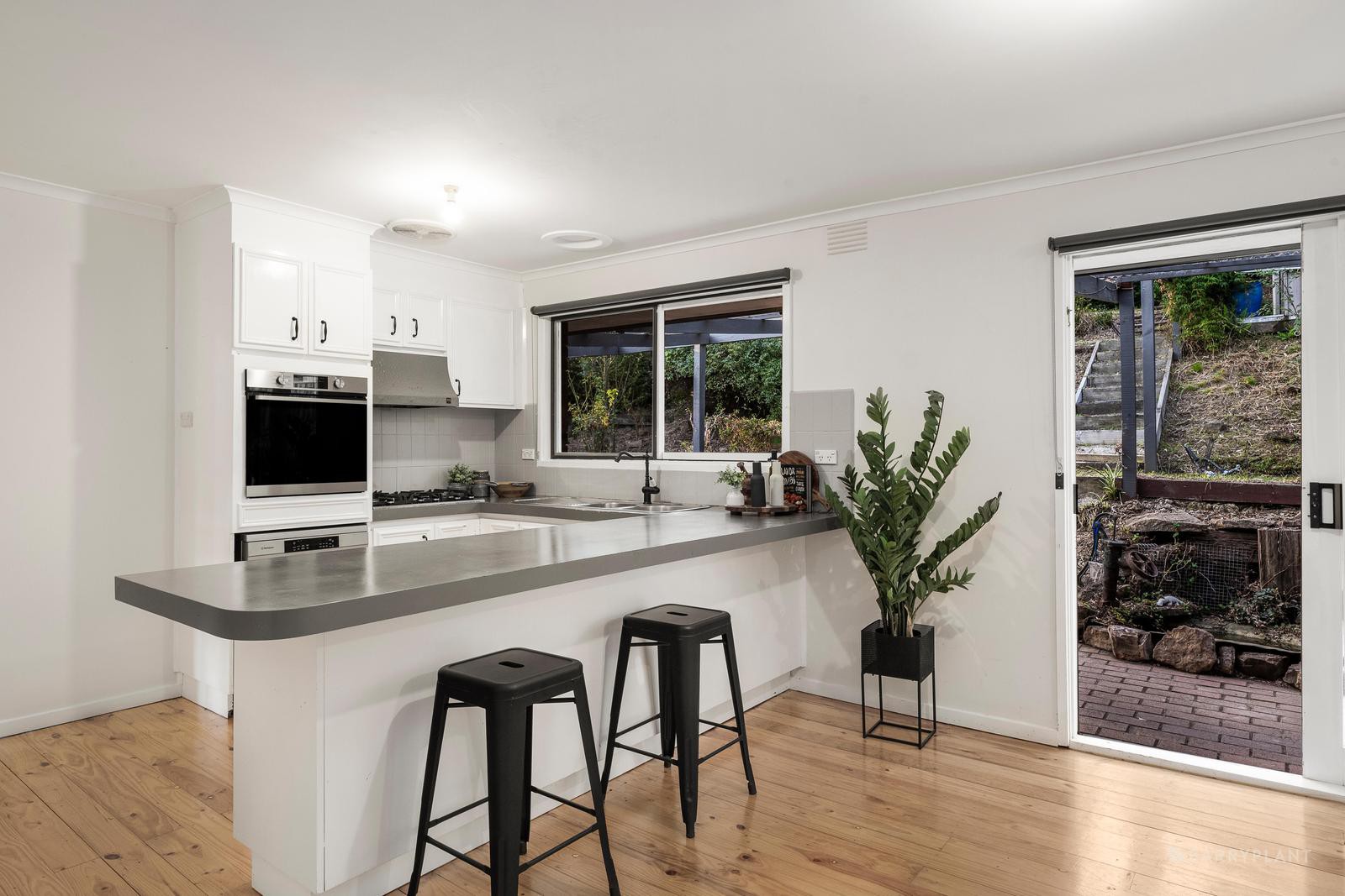 3 Brooke Court, Eltham, VIC 3095, Eltham - Thumbnail 2