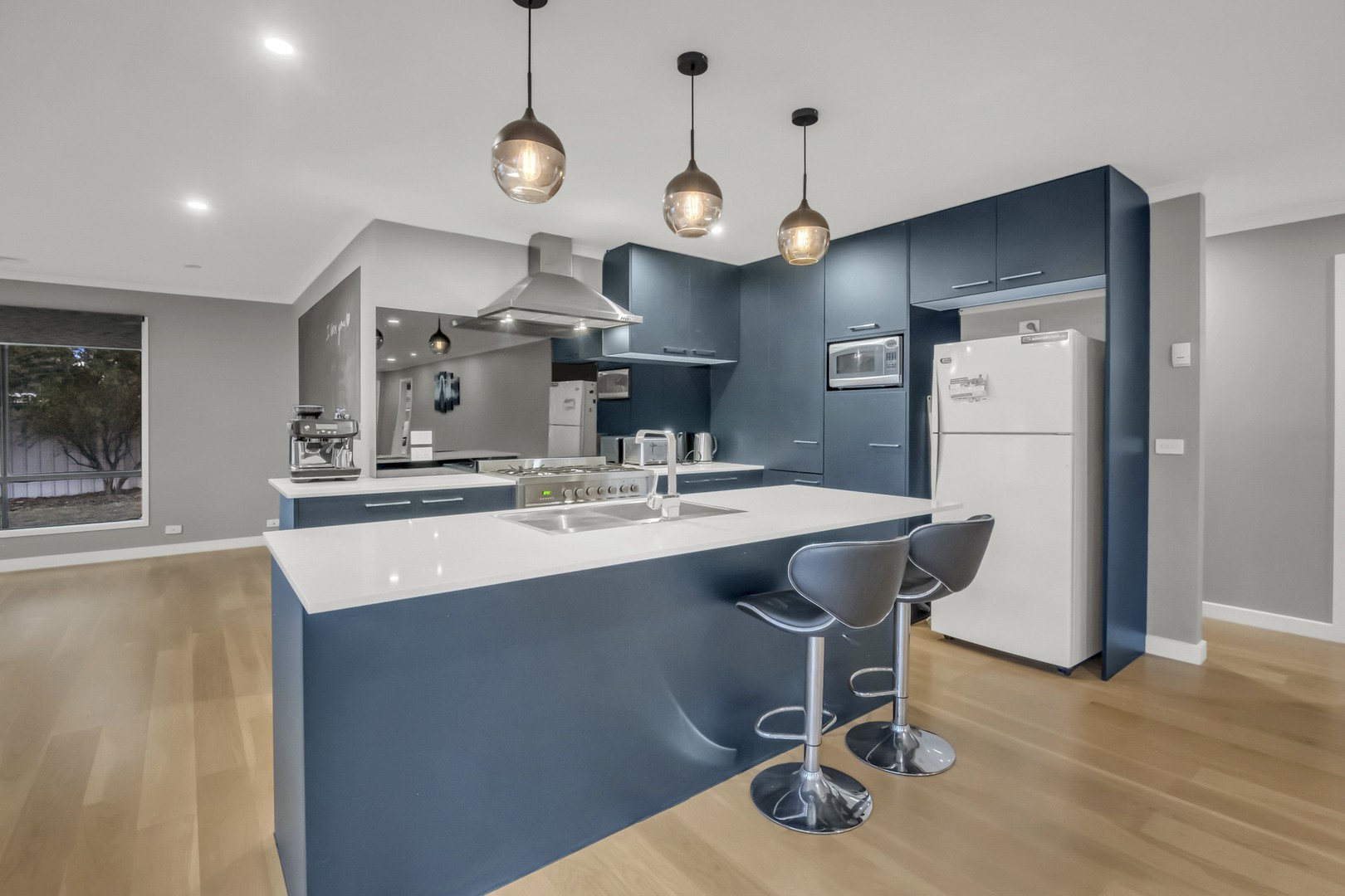 3 Brookside Court, Craigieburn, VIC 3064, Craigieburn - Thumbnail 2