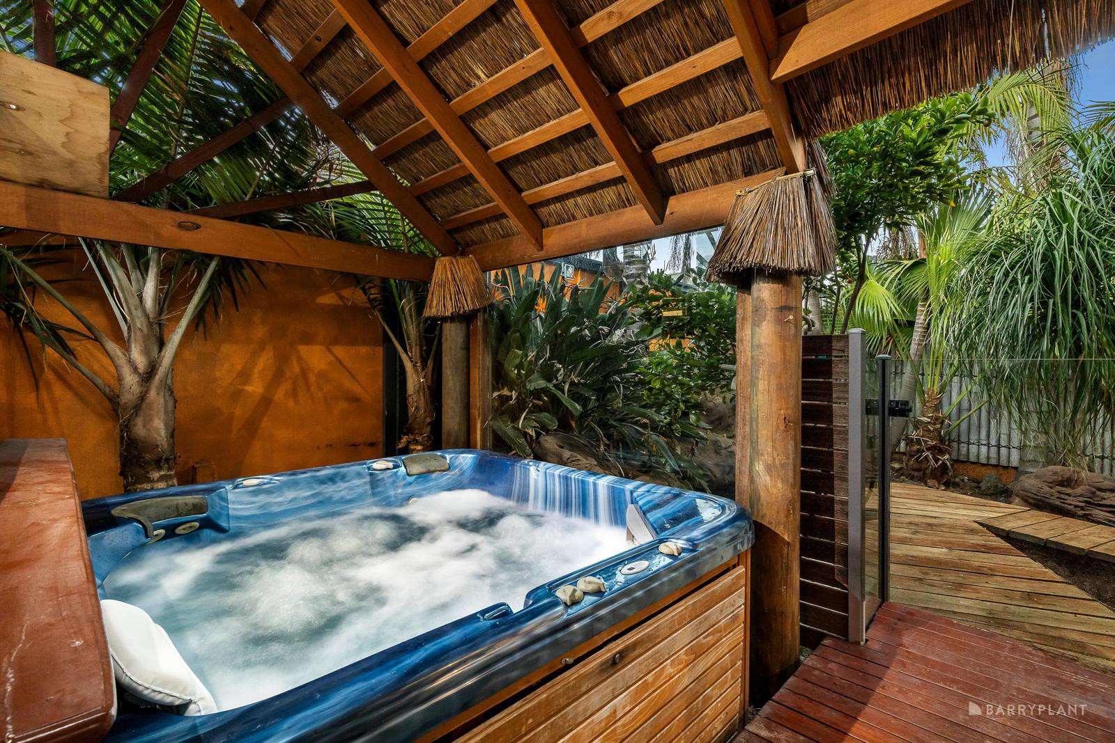 3 Candlebark Court, Heidelberg, VIC 3084 - Thumbnail 2 - 25/10/2024