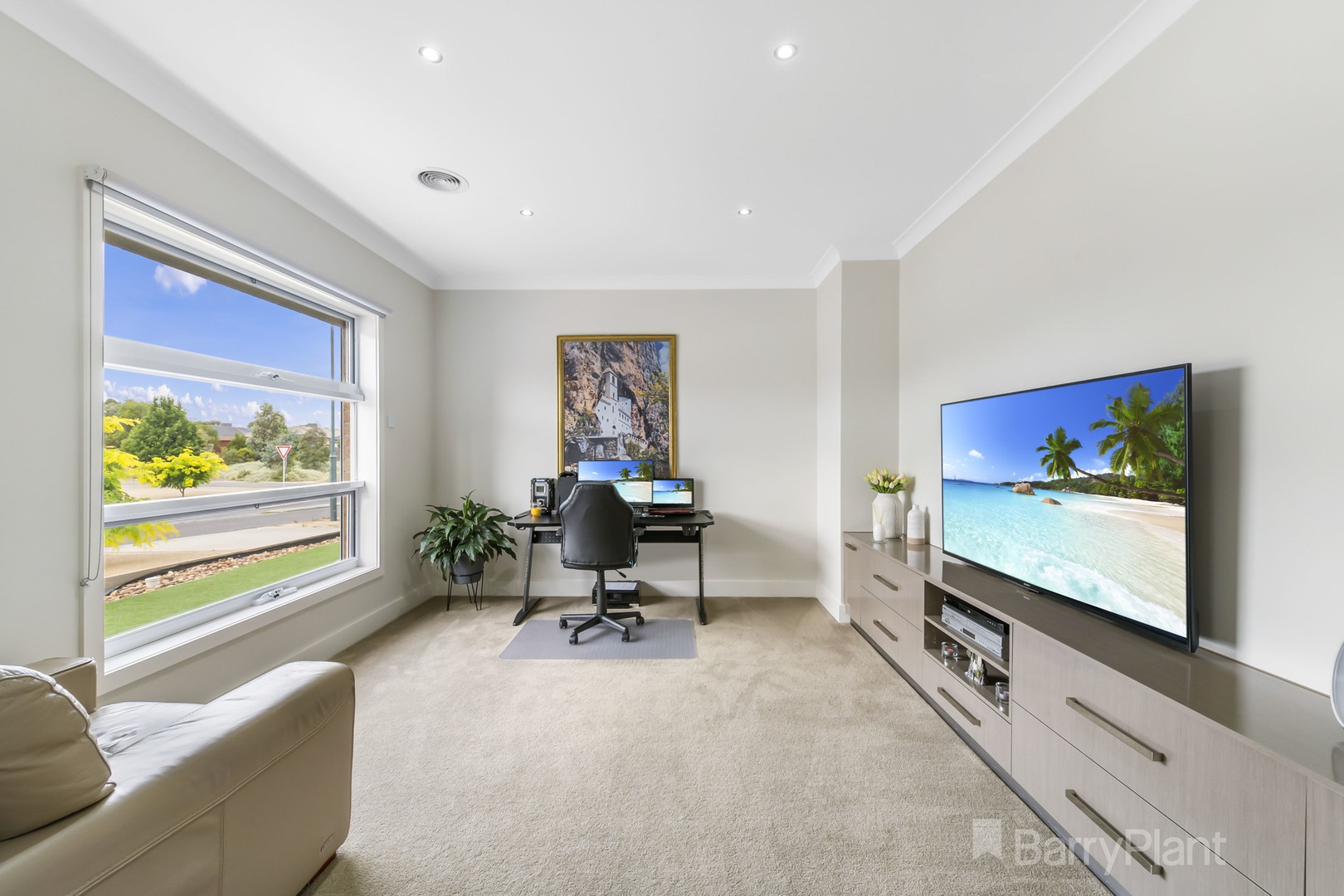 3 Caruana Crescent, Harkness, VIC 3337, Harkness - Thumbnail 2