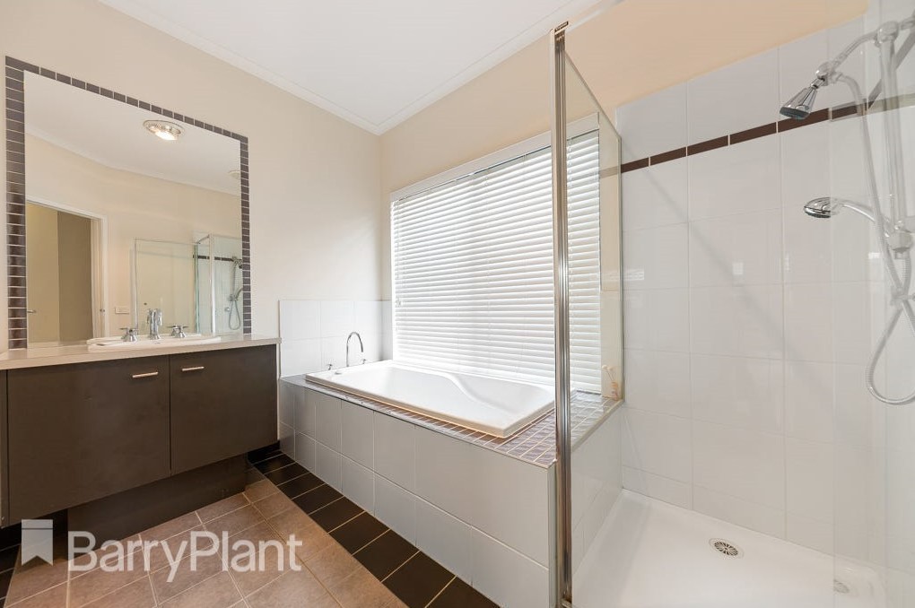 3 Clonandra Lane, Caroline Springs, VIC 3023, Caroline Springs - Thumbnail 6