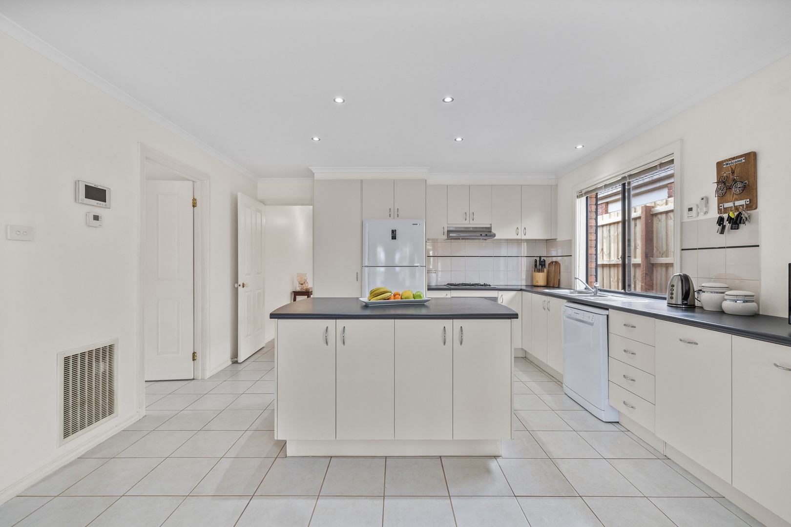 3 Clyde Close, Taylors Hill, VIC 3037, Taylors Hill - Thumbnail 6
