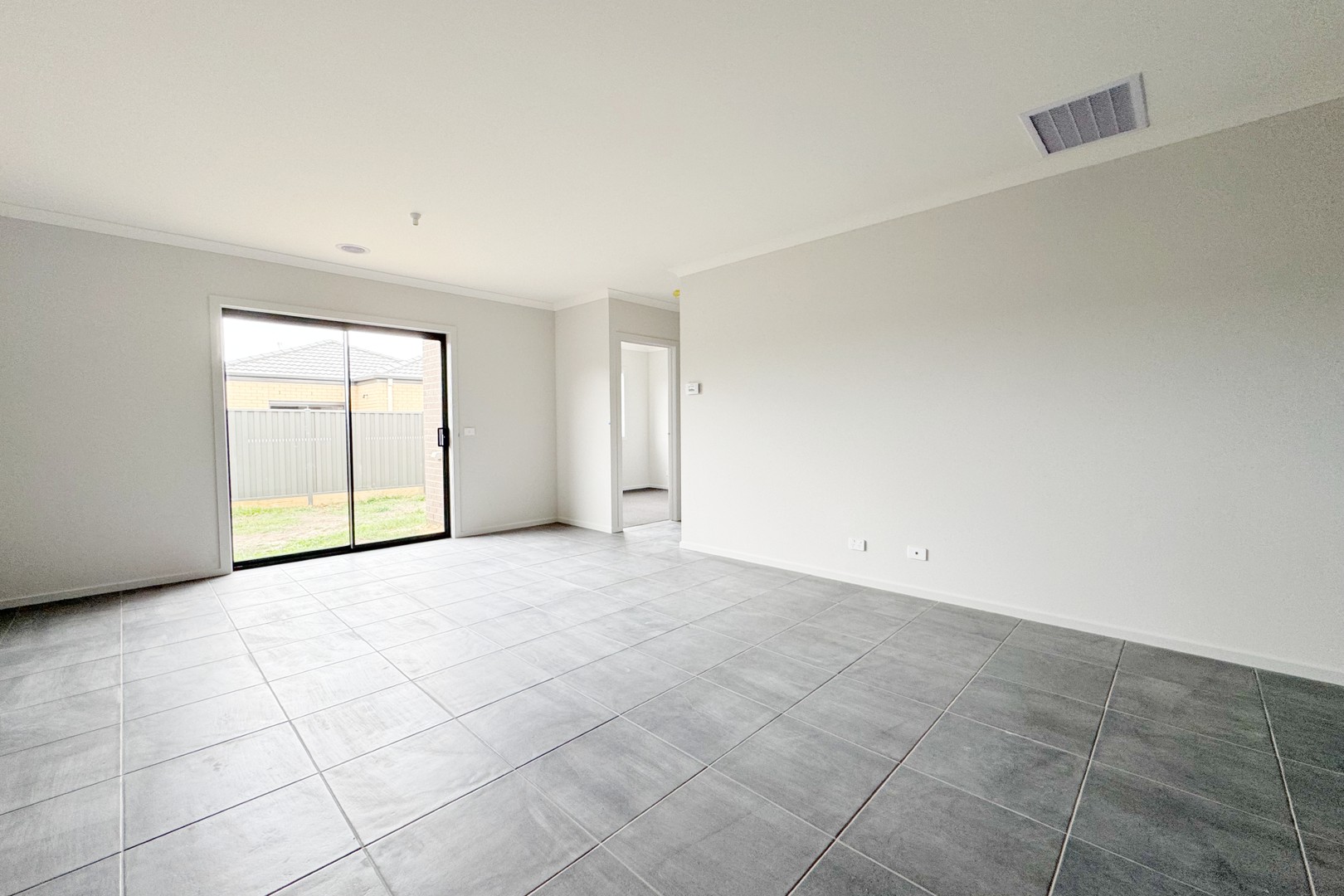 3 Corrib Road, Clyde North, VIC 3978 - Thumbnail 1 - 03/12/2025