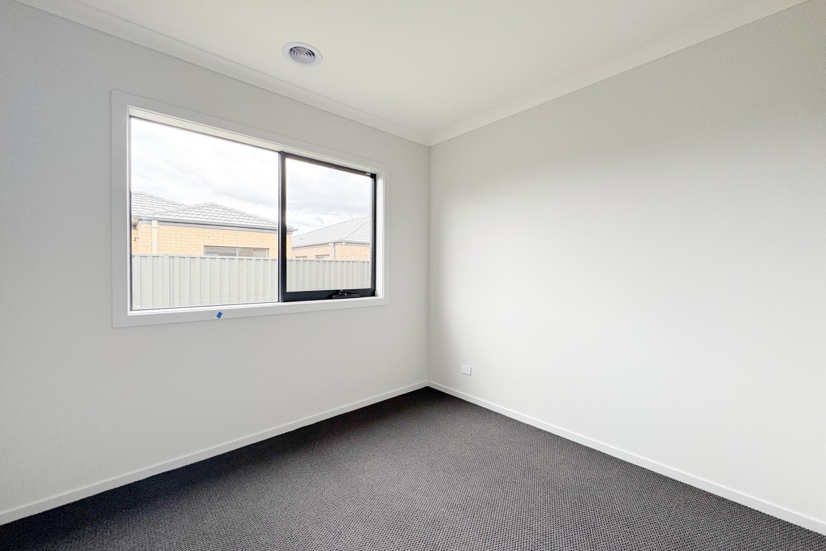 3 Corrib Road, Clyde North, VIC 3978 - Thumbnail 2 - 03/12/2025