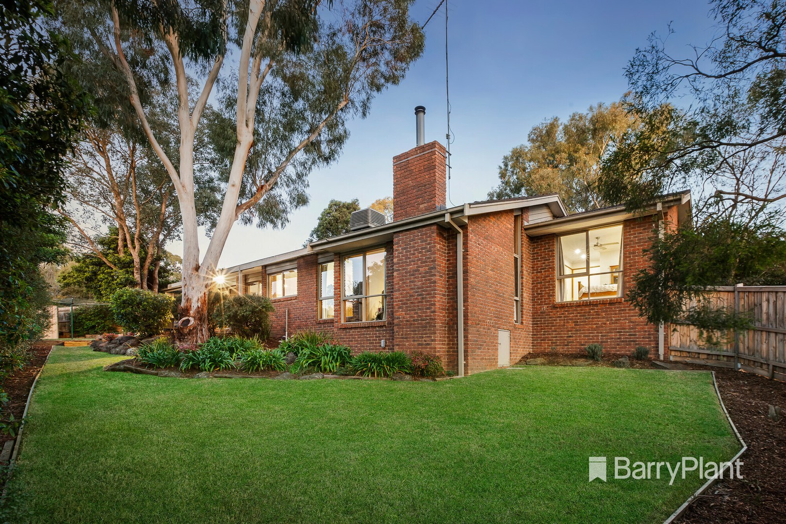 3 Crofton CourtEltham, VIC 3095, Eltham - Thumbnail 2