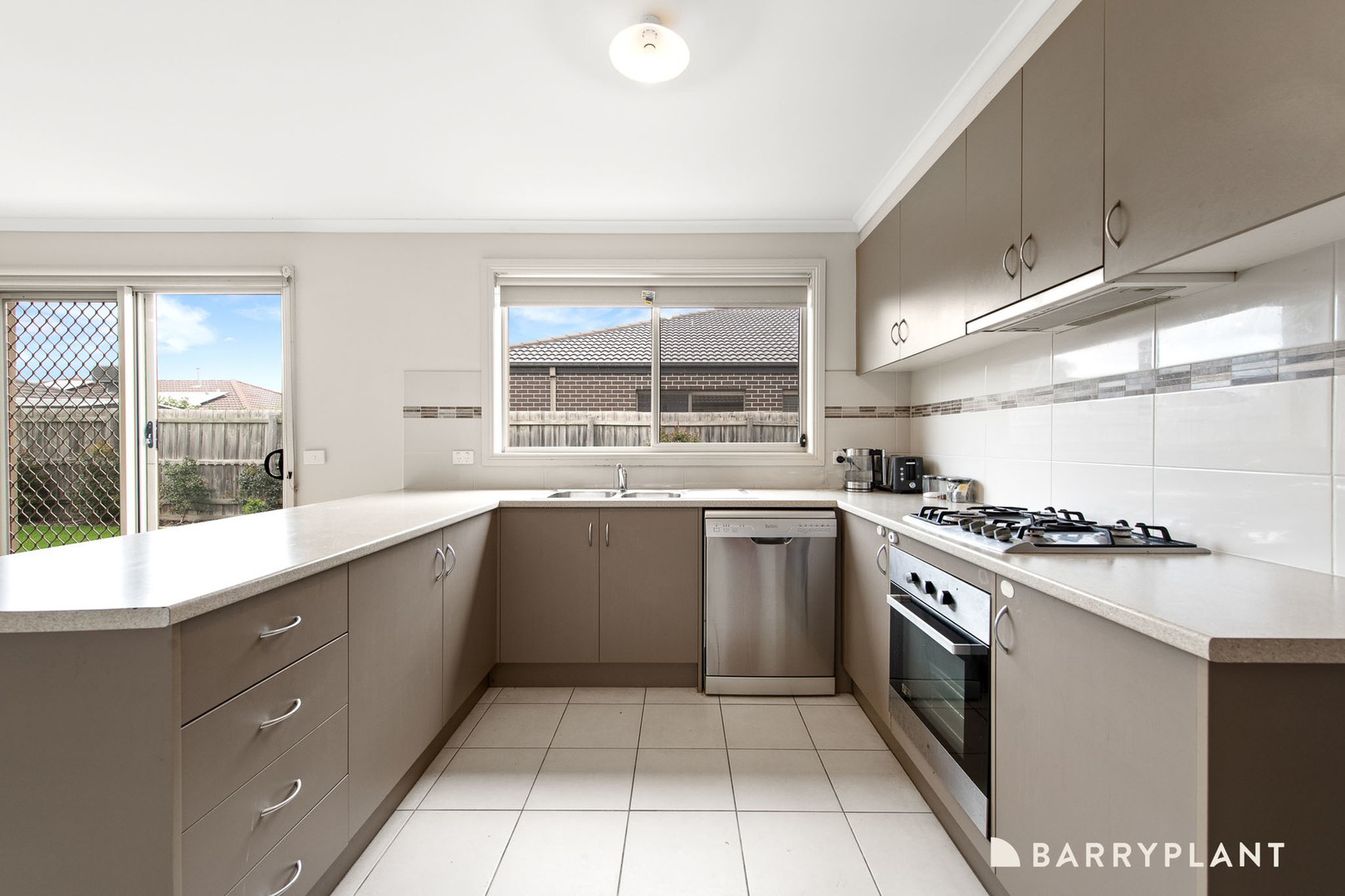 3 Currawong Crescent, Pakenham, VIC 3810, Pakenham - Thumbnail 3