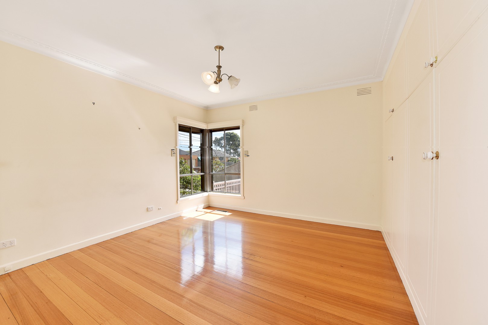 3 Davis  Avenue, Avondale Heights, VIC 3034, Avondale Heights - Thumbnail 2