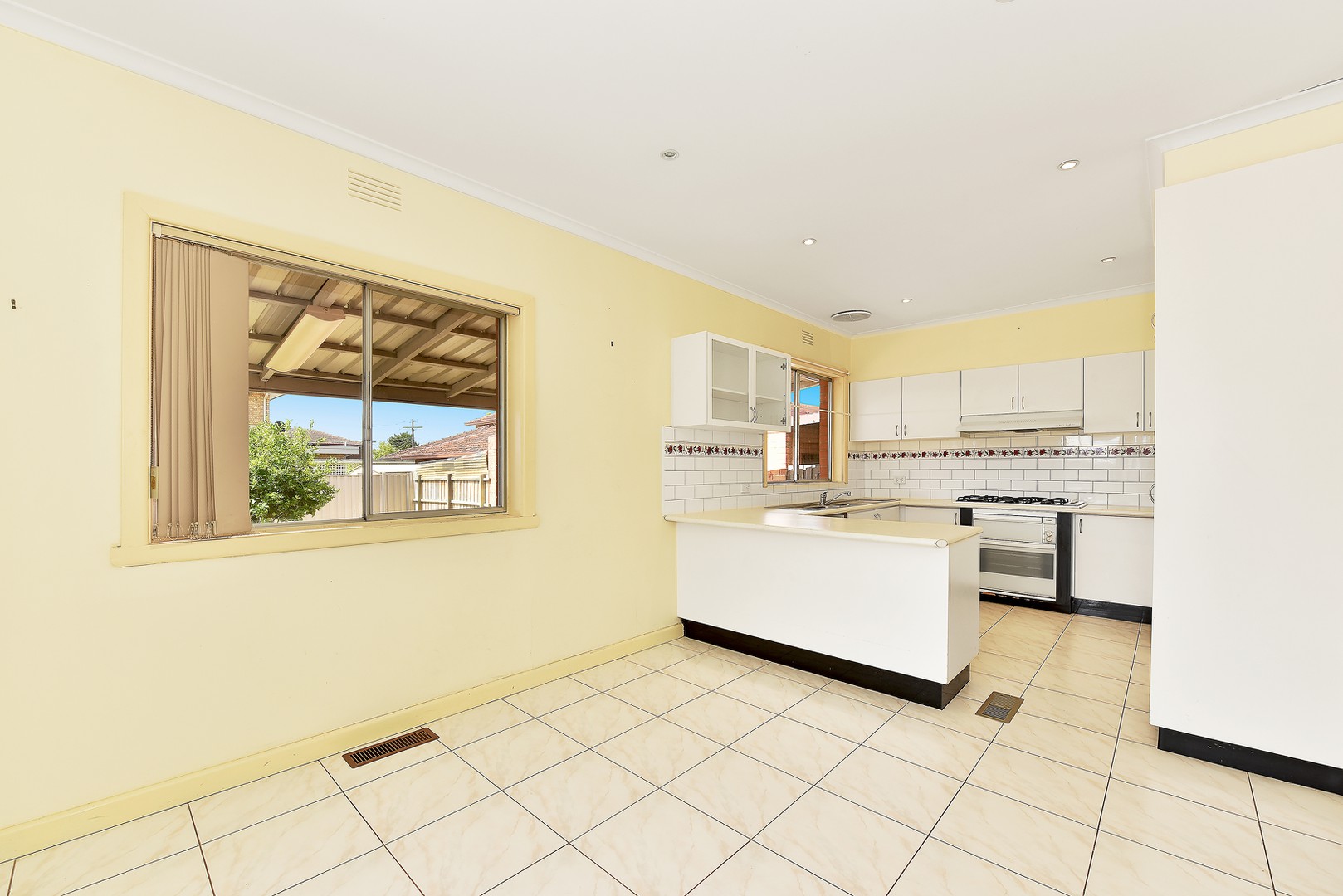 3 Davis  Avenue, Avondale Heights, VIC 3034, Avondale Heights - Thumbnail 4