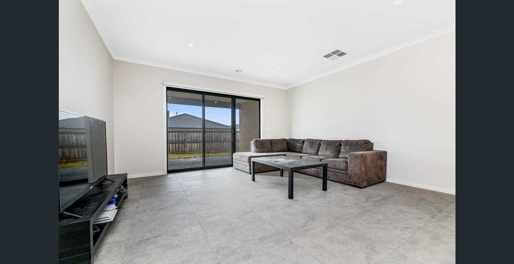 3 Dewhurst Circuit, Cranbourne East, VIC 3977, Cranbourne East - Thumbnail 7