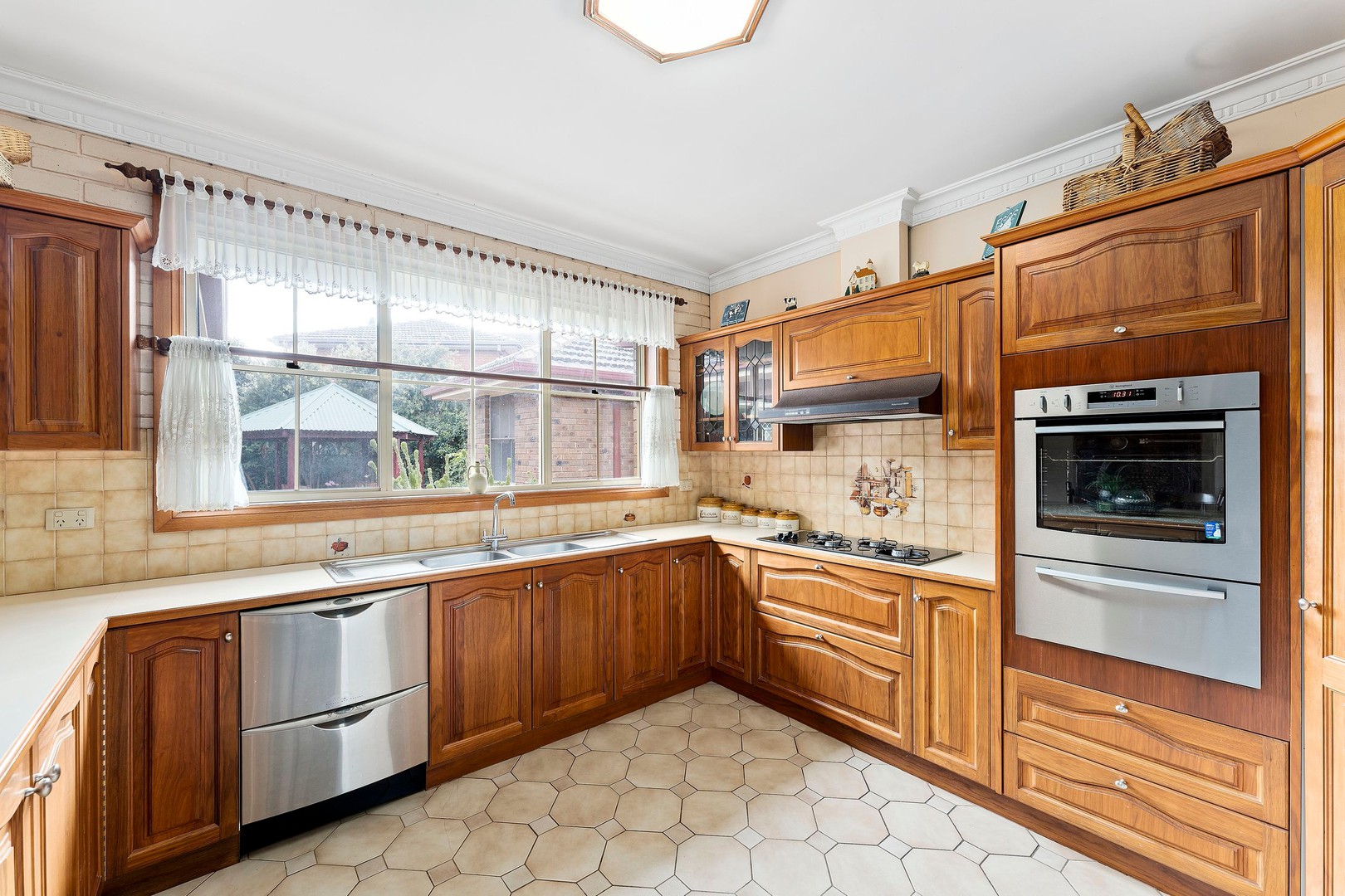 3 Downland Square, Avondale Heights, VIC 3034, Avondale Heights - Thumbnail 4