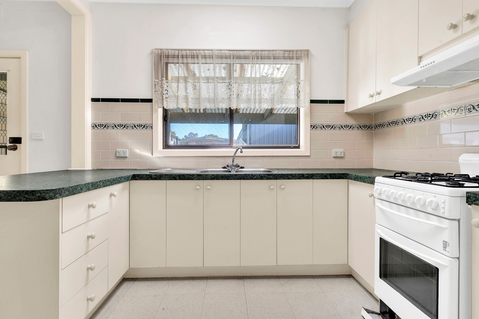 3 Eileen Street, Hadfield, VIC 3046, Hadfield - Thumbnail 5