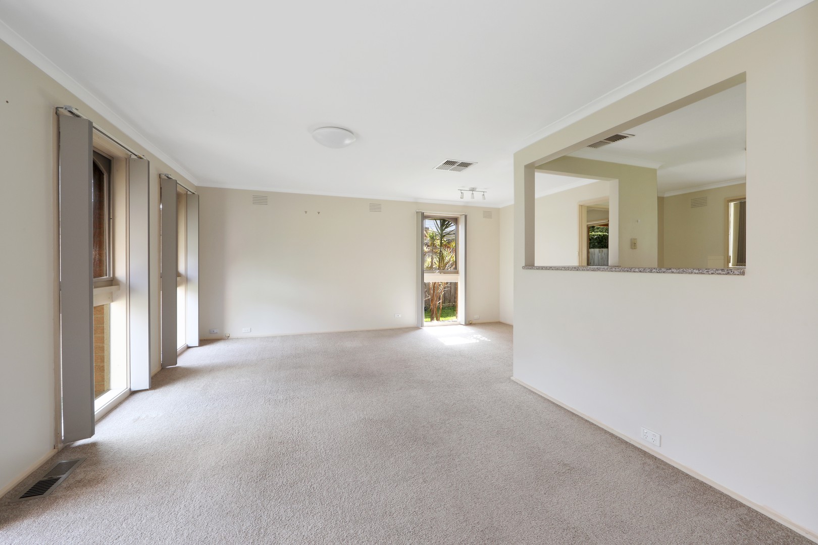 3 English Avenue, Scoresby, VIC 3179, Scoresby - Thumbnail 2