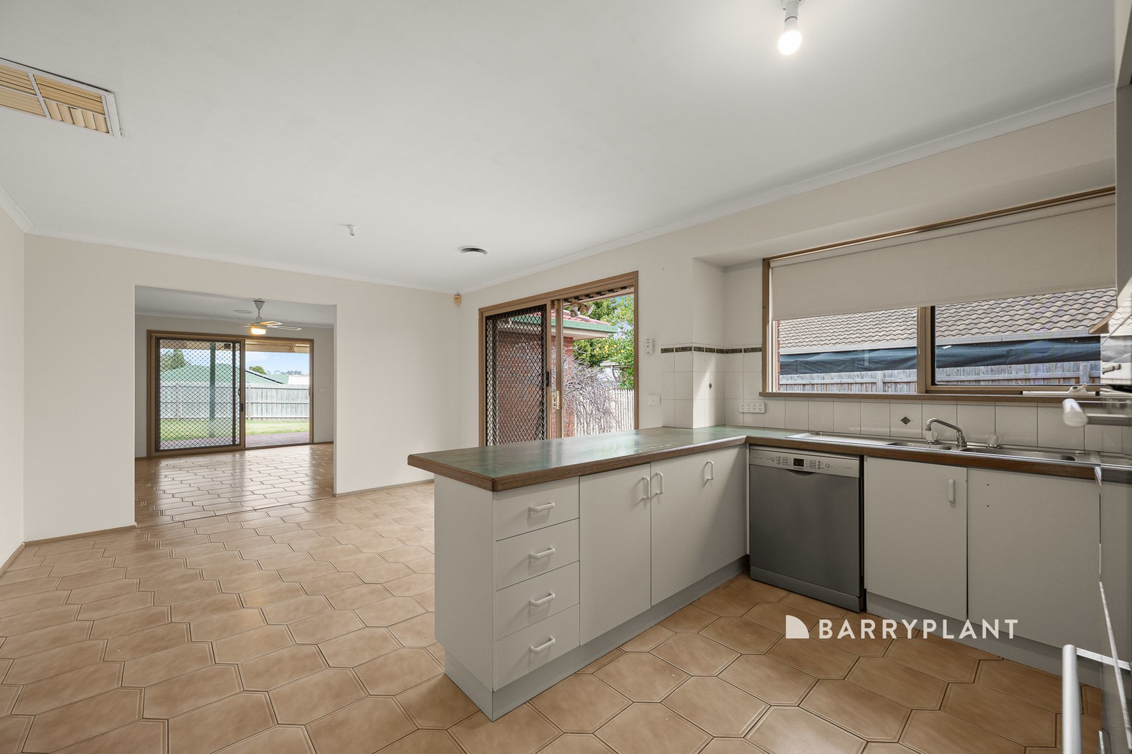 3 Estella Court, Narre Warren, VIC 3805, Narre Warren - Thumbnail 3