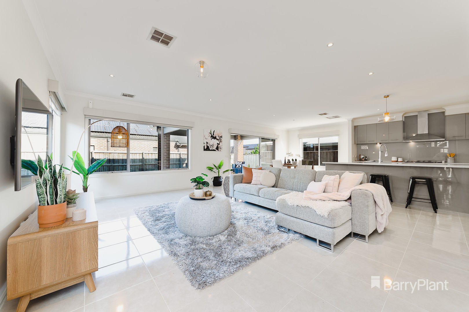 3 Eynesbury View, Wollert, VIC 3750 - Thumbnail 2 - 21/10/2022