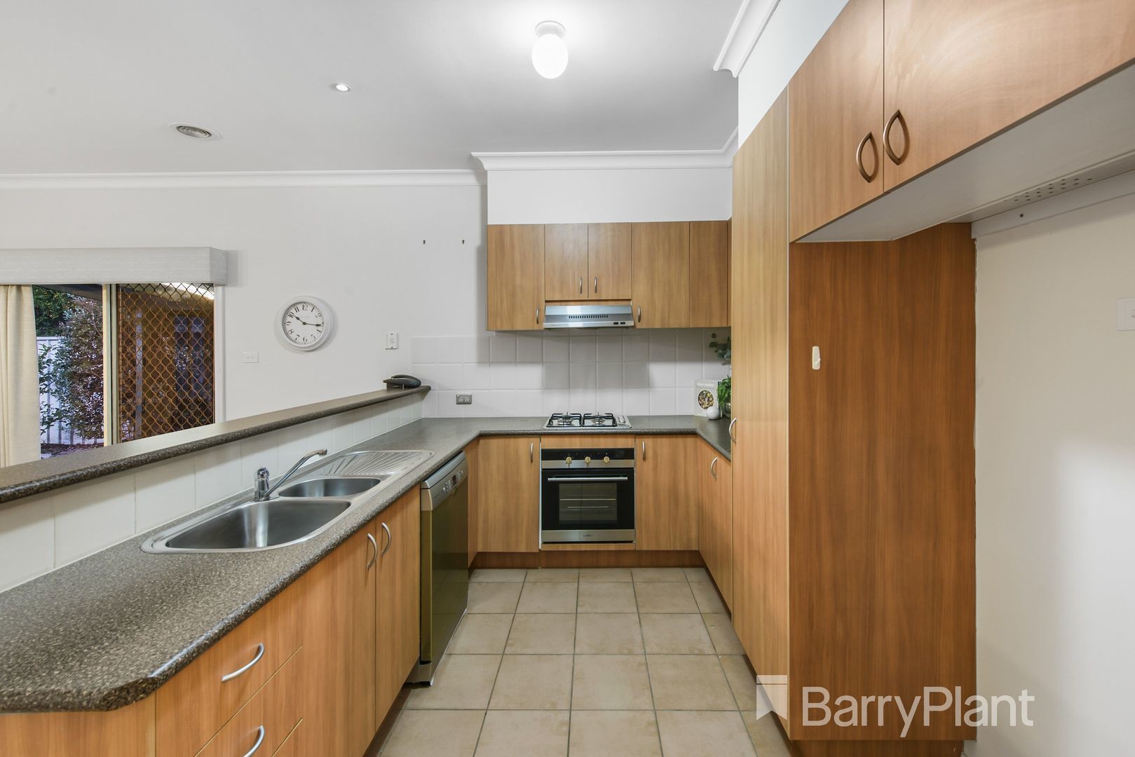 3 Franklin Place, Caroline Springs, VIC 3023, Caroline Springs - Thumbnail 2