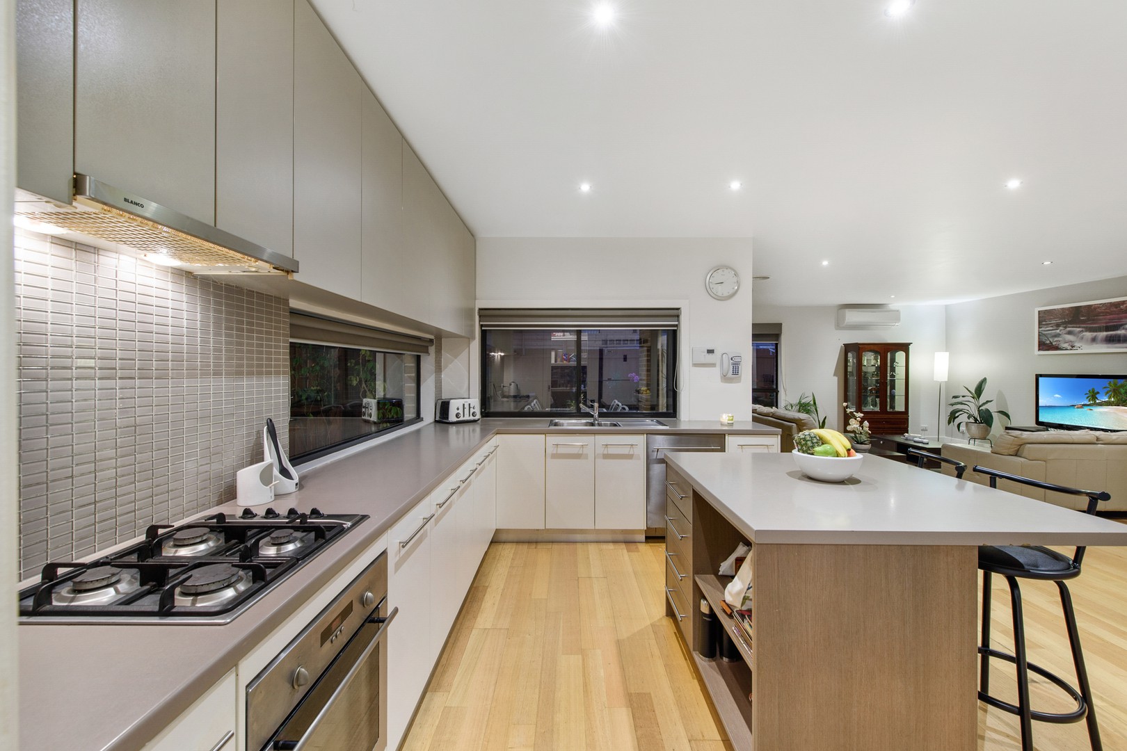 3 Garnet Way, Taylors Hill, VIC 3037, Taylors Hill - Thumbnail 6