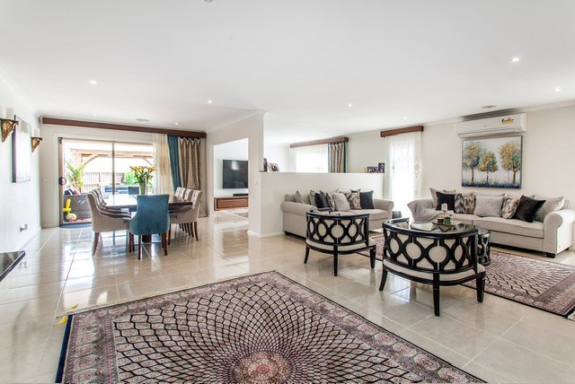 3 Gledswood Avenue, South Morang, VIC 3752 - Thumbnail 2 - 03/07/2026