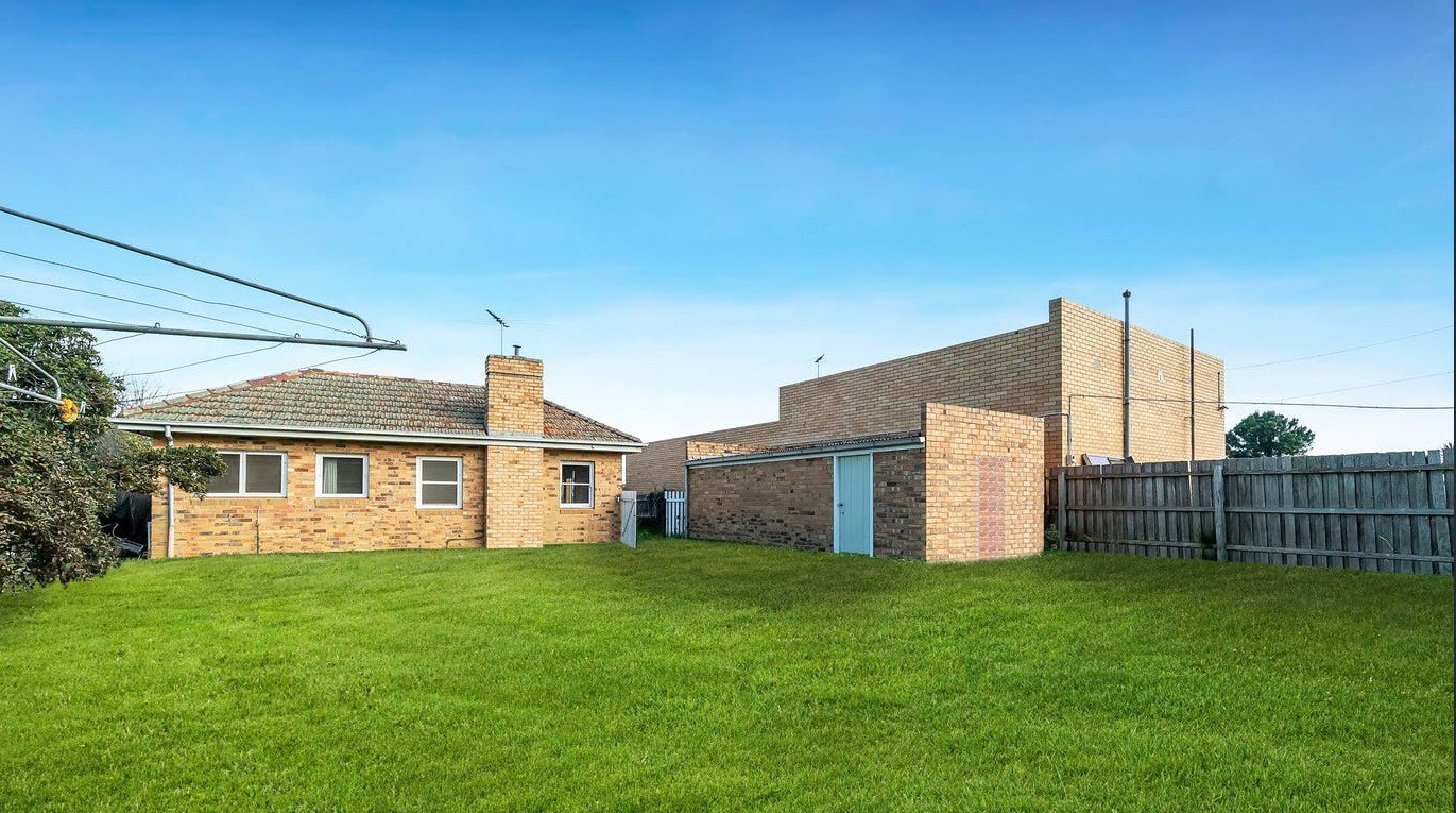 3 Glen  Street, Werribee, VIC 3030 - Thumbnail 1 - 04/11/2021
