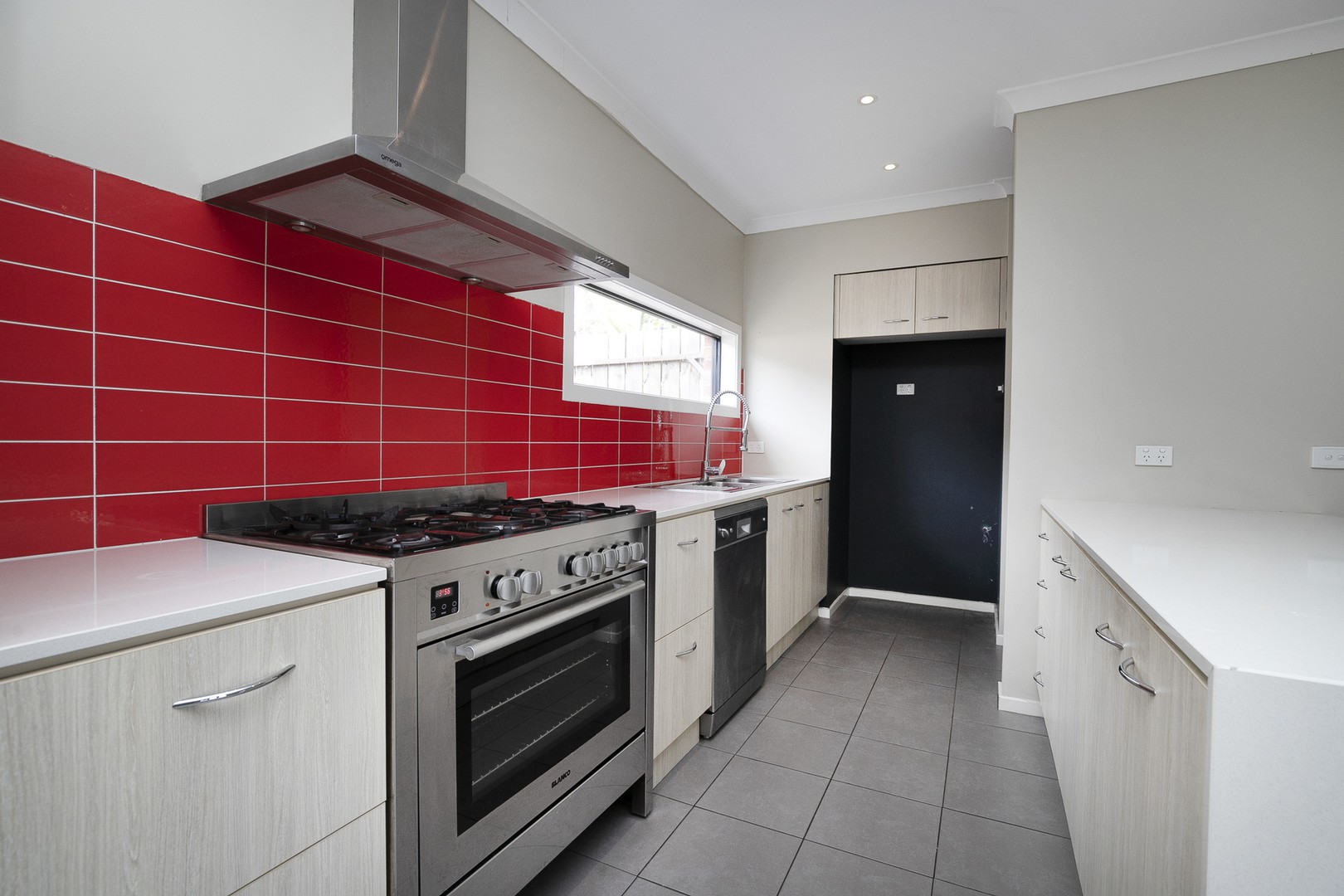 3 Gordes Street, Fraser Rise, VIC 3336, Fraser Rise - Thumbnail 2