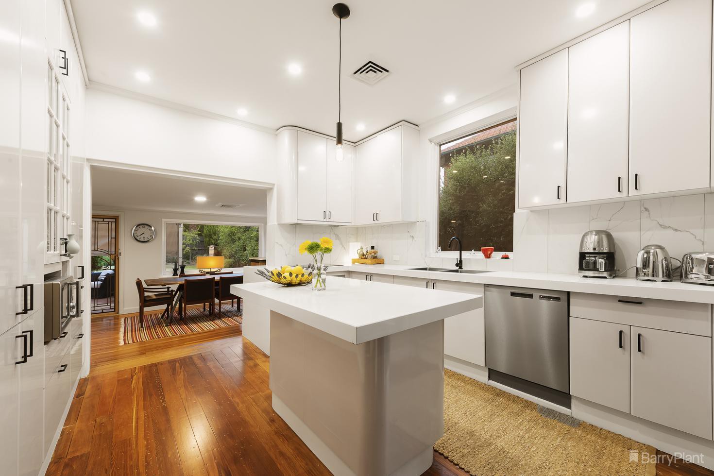 3 Hampton Court, Ivanhoe, VIC 3079, Ivanhoe - Thumbnail 3