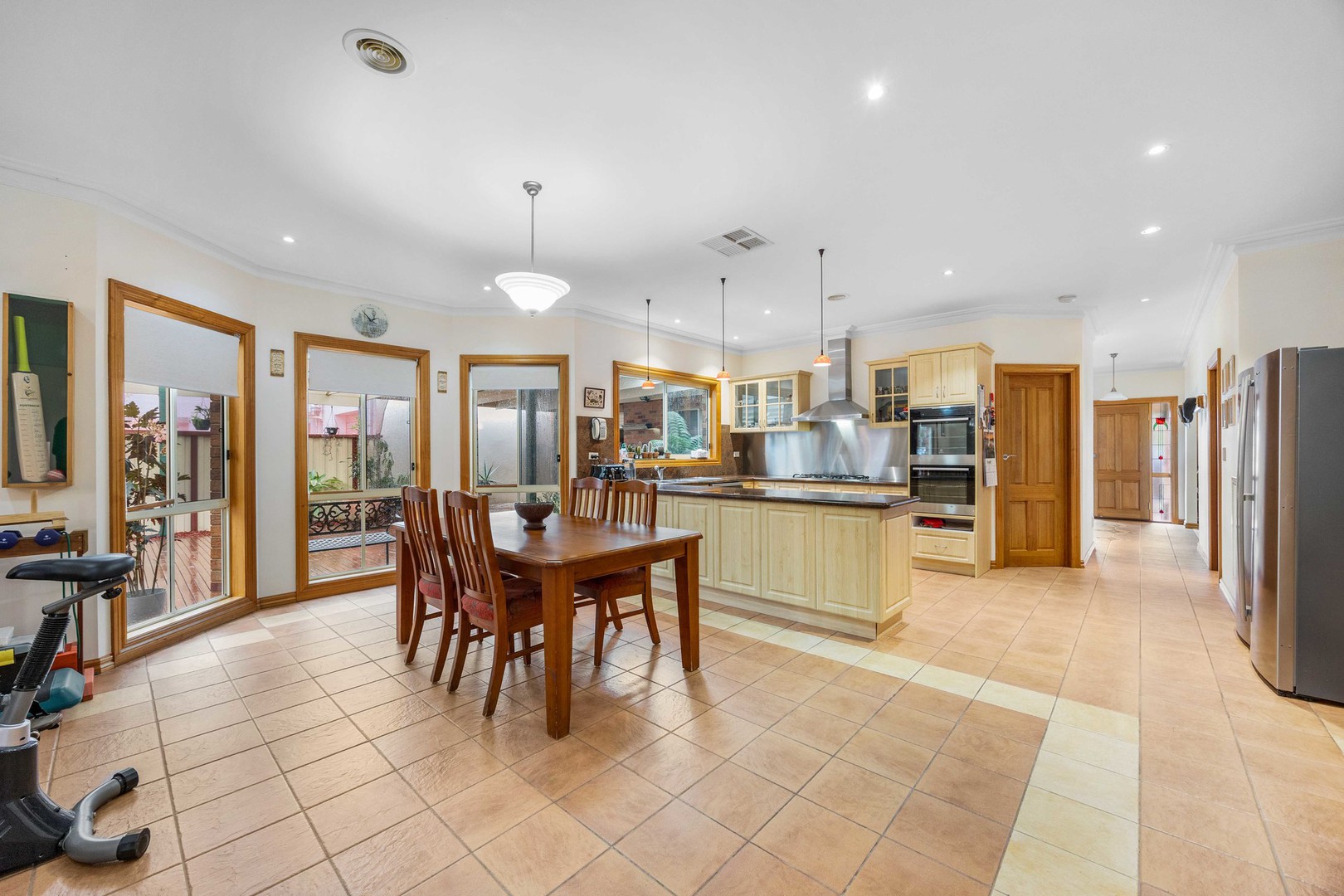 3 Hanson Court, Taylors Lakes, VIC 3038, Taylors Lakes - Thumbnail 3