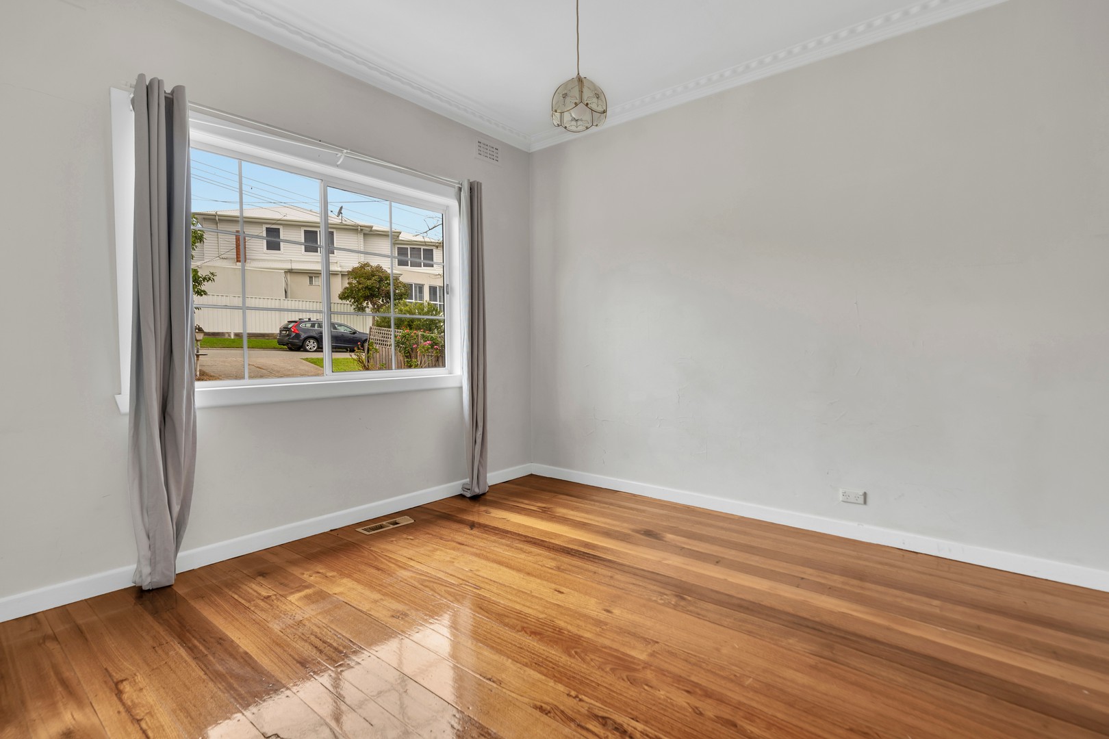 3 Hanson Street, Niddrie, VIC 3042 - Thumbnail 2 - 04/06/2025