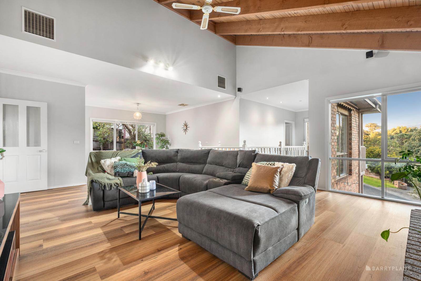 3 Happy Valley Rise, Diamond Creek, VIC 3089 - Thumbnail 2 - 24/05/2024