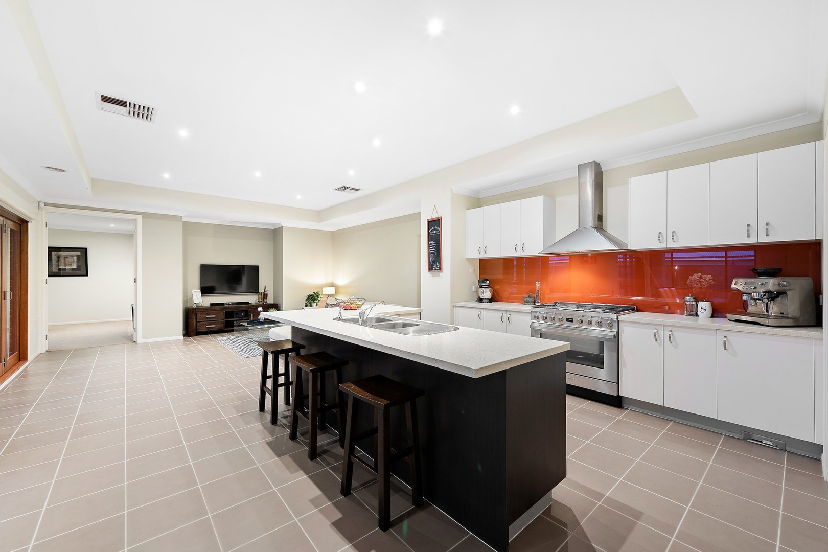 3 Hascombe Drive, Caroline Springs, VIC 3023, Caroline Springs - Thumbnail 4