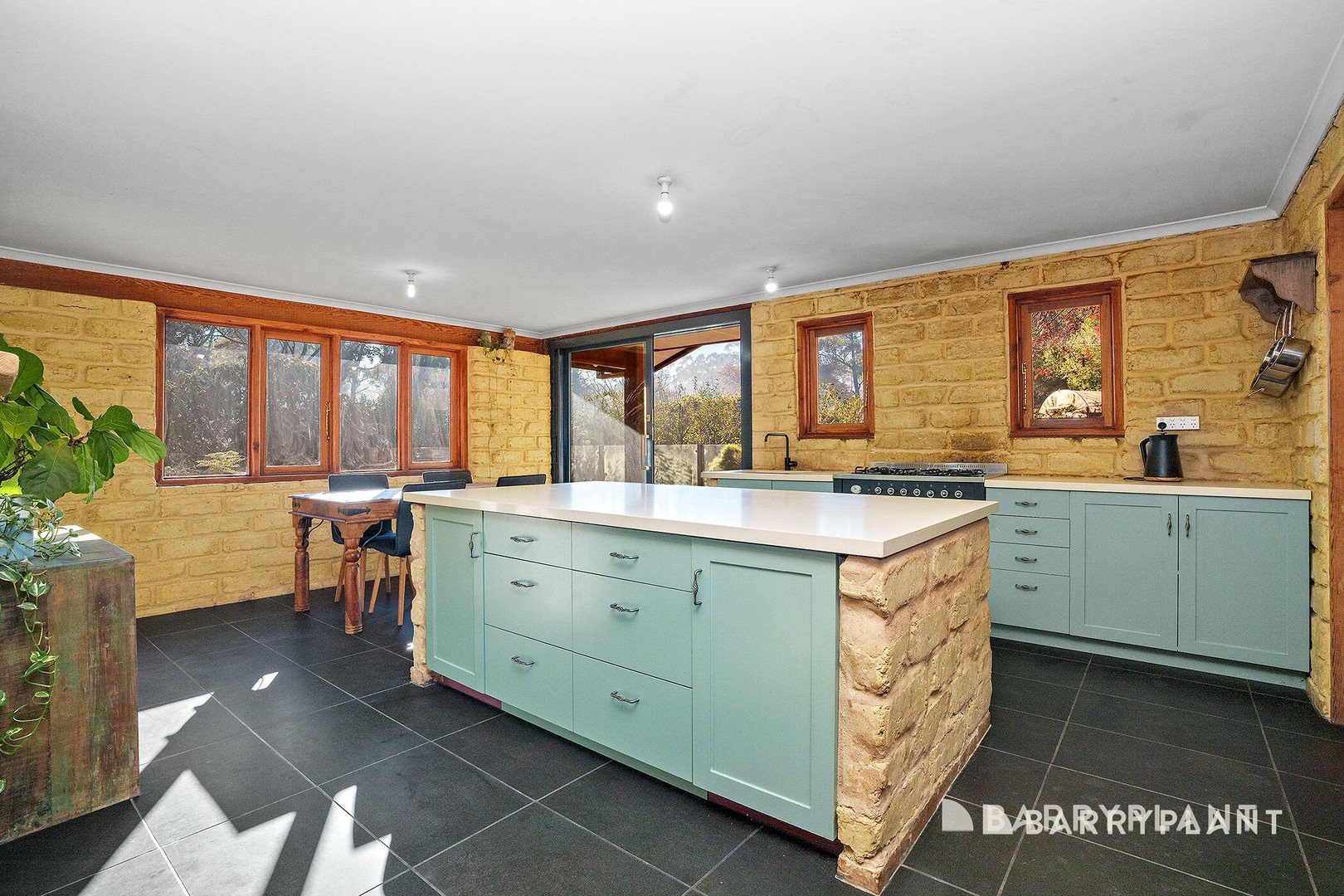3 Hazel Street, Cockatoo, VIC 3781, Cockatoo - Thumbnail 3
