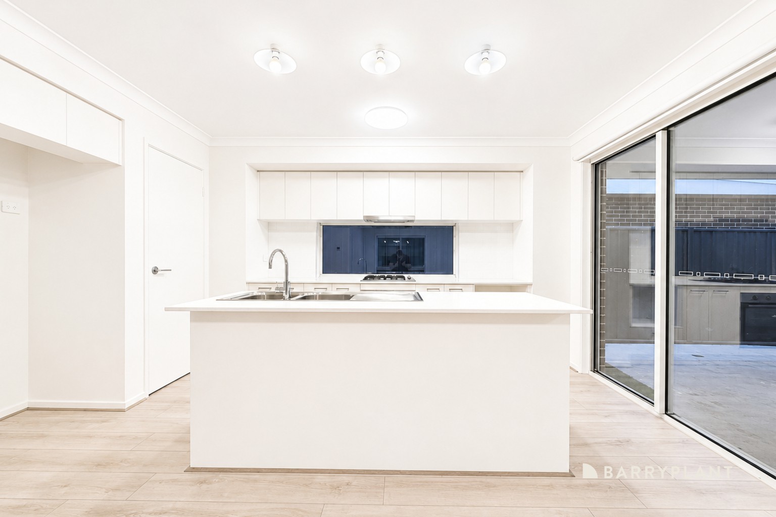 3 Hillcrest Road, Drouin, VIC 3818 - Thumbnail 2 - 20/05/2026