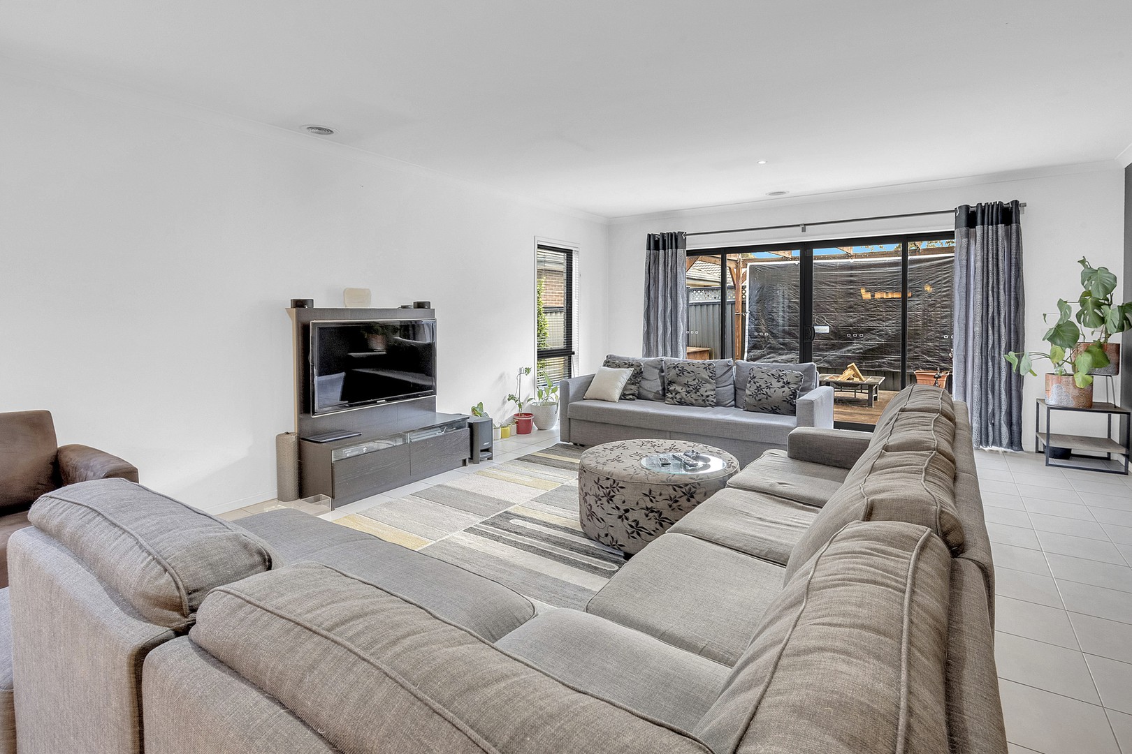 3 Hollows Court, Craigieburn, VIC 3064, Craigieburn - Thumbnail 5