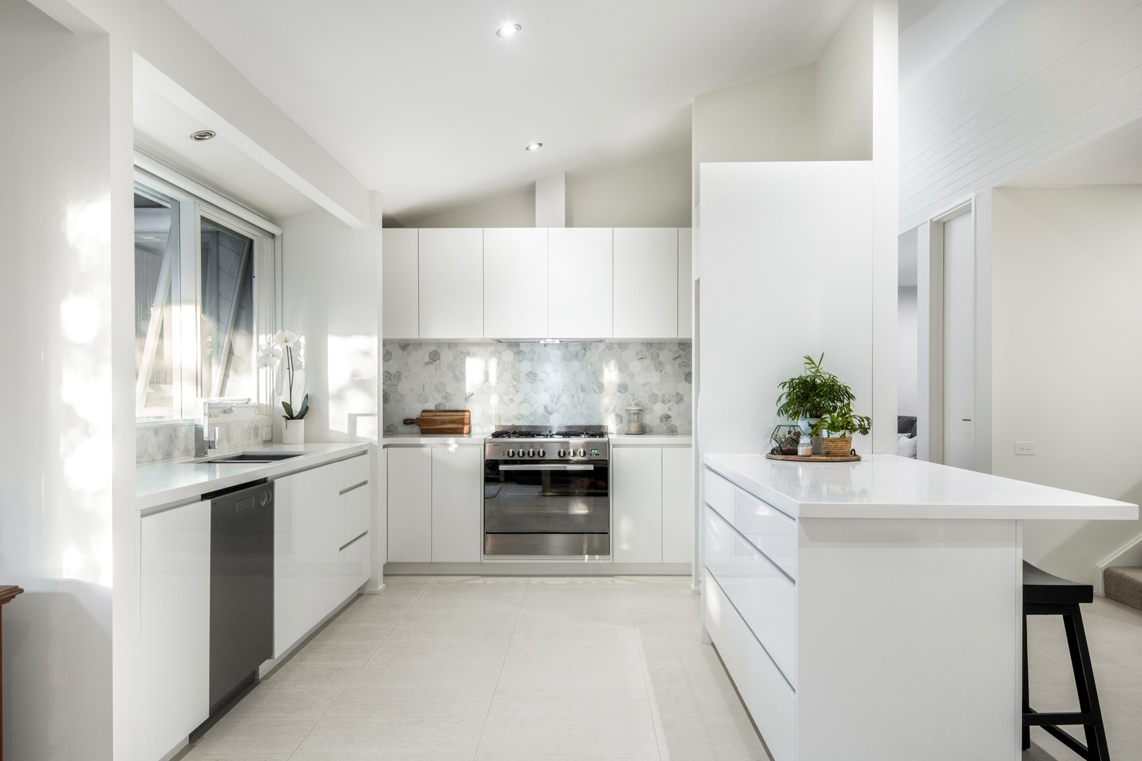 3 Homestead Court, Highton, VIC 3216, Highton - Thumbnail 3