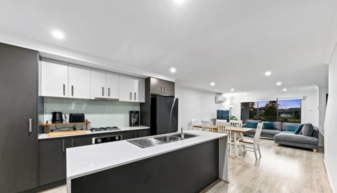 3 Horseradish Walk, Truganina, VIC 3029 - Thumbnail 2 - 05/08/2024