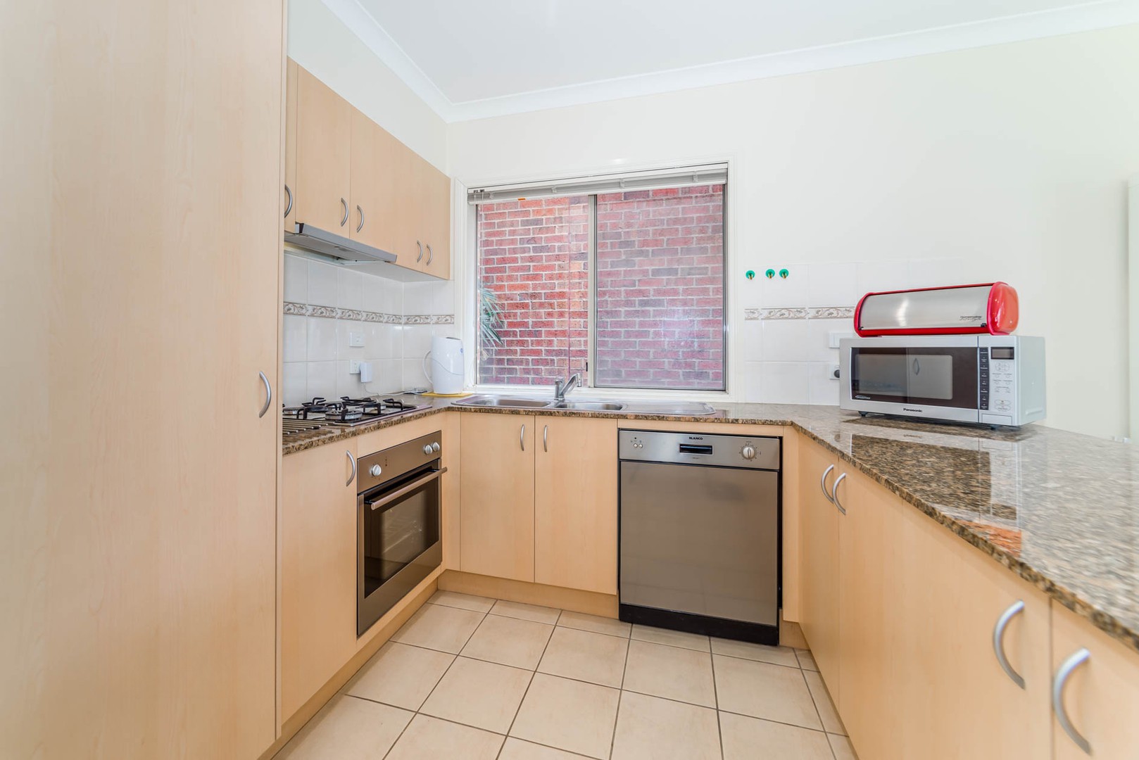 3 Jacaranda Court, Mitcham, VIC 3132, Mitcham - Thumbnail 2