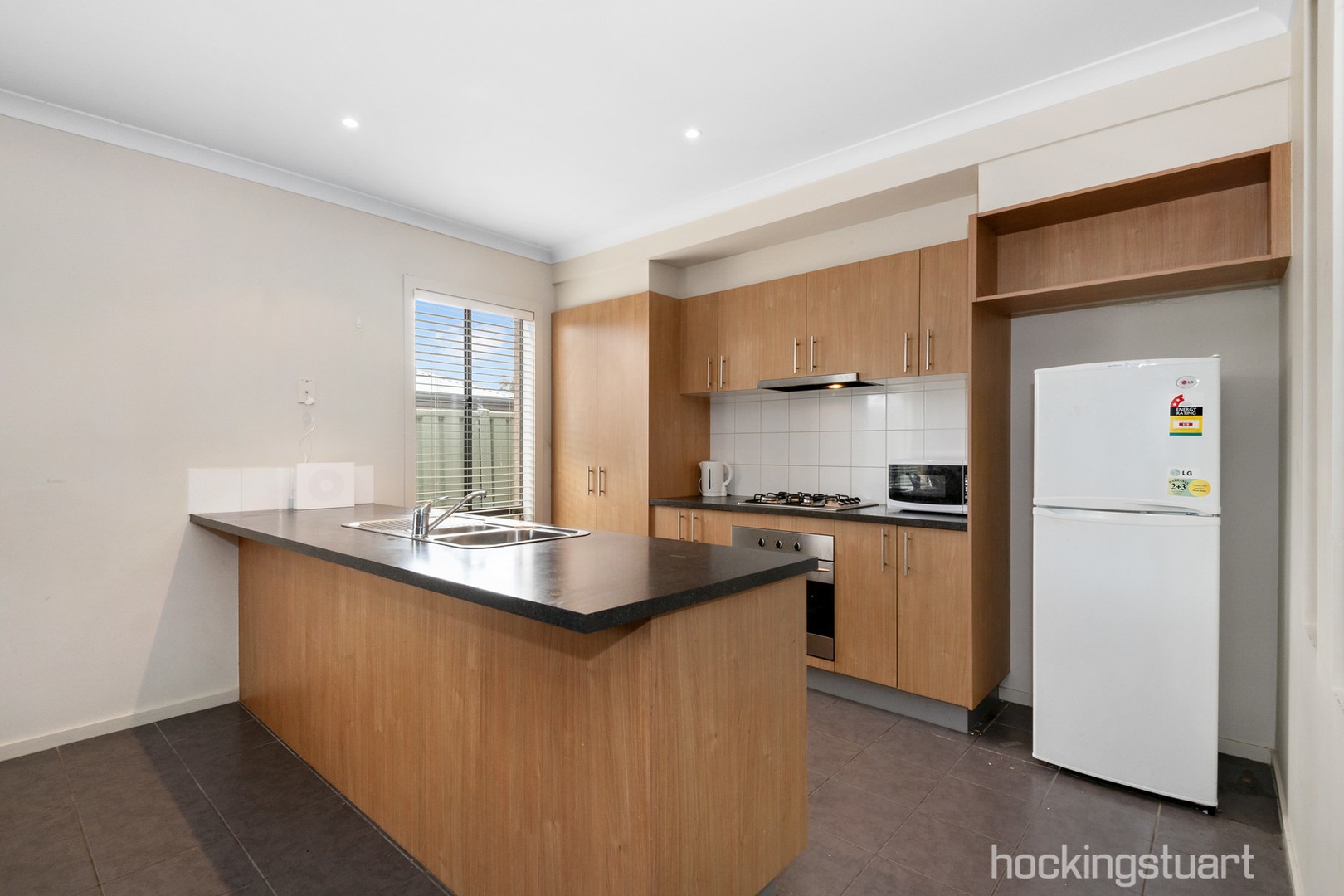 3 Kunuka Circuit, Caroline Springs, VIC 3023 - Thumbnail 2 - 27/02/2026