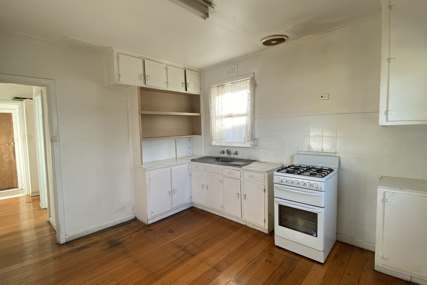 3 Kyneton Avenue, Reservoir, VIC 3073, Reservoir - Thumbnail 4
