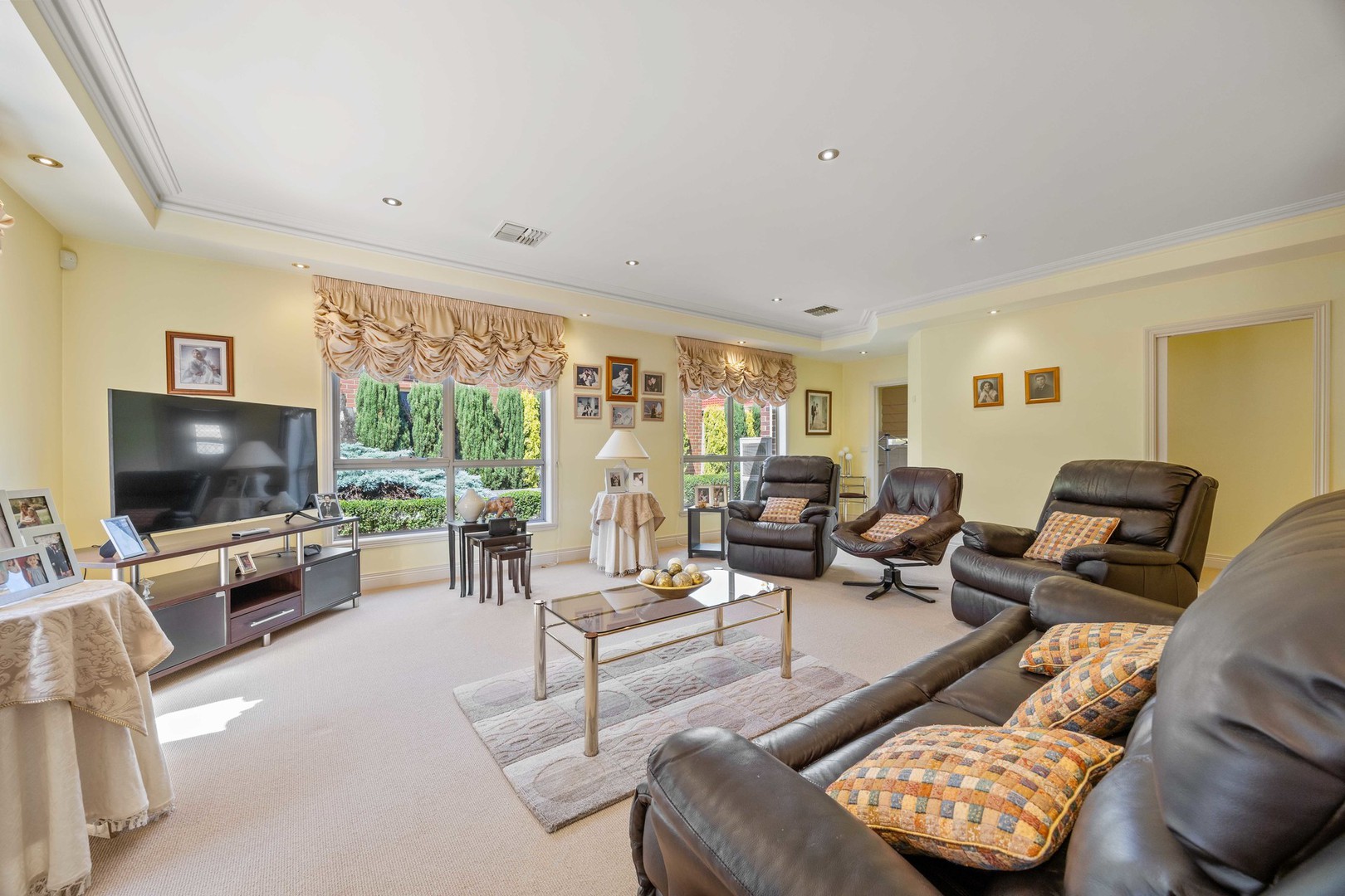 3 Laguna Close, Taylors Lakes, VIC 3038, Keilor Lodge - Thumbnail 2