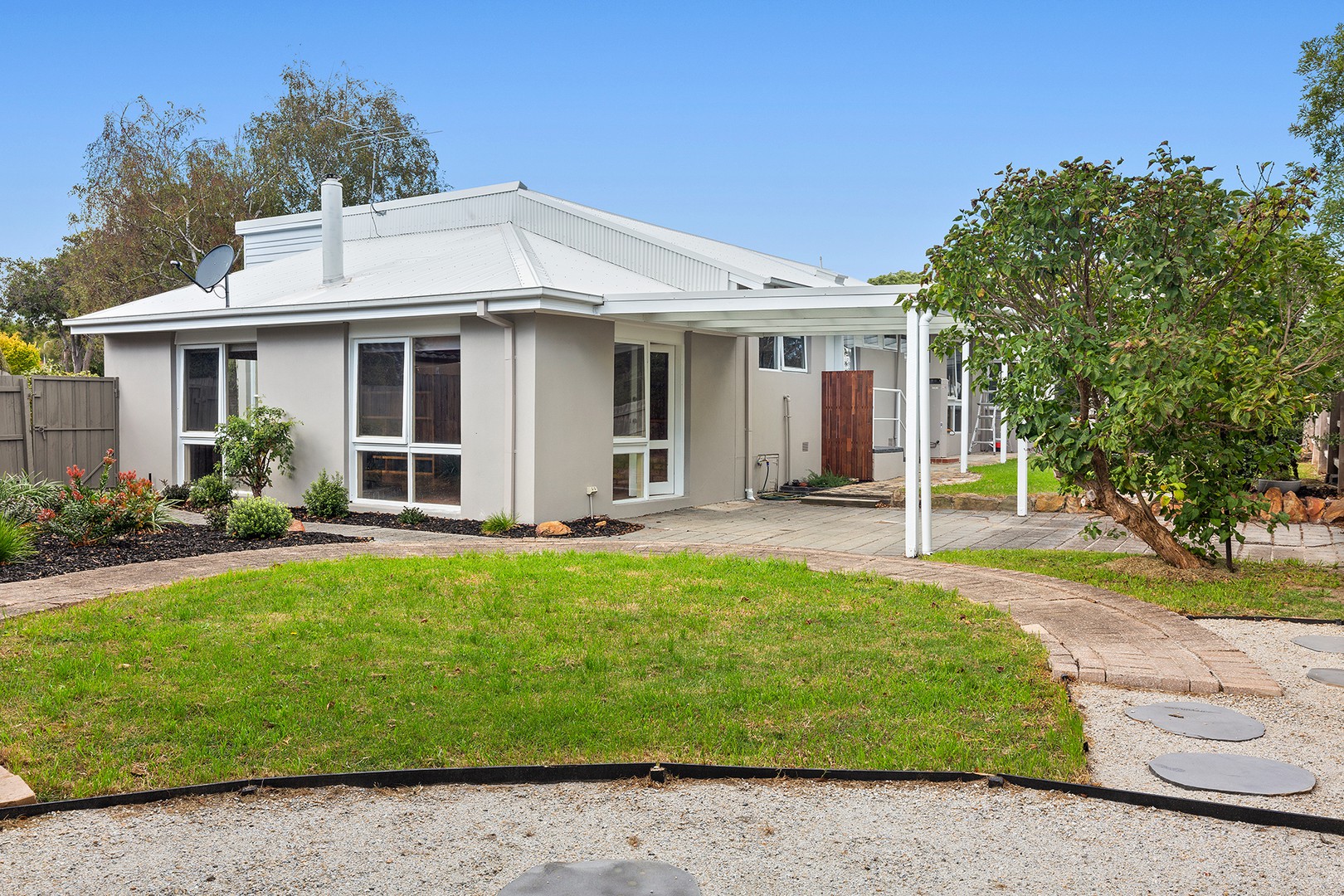 3 Lascelles Court, Frankston, VIC 3199 - Thumbnail 2 - 02/04/2025