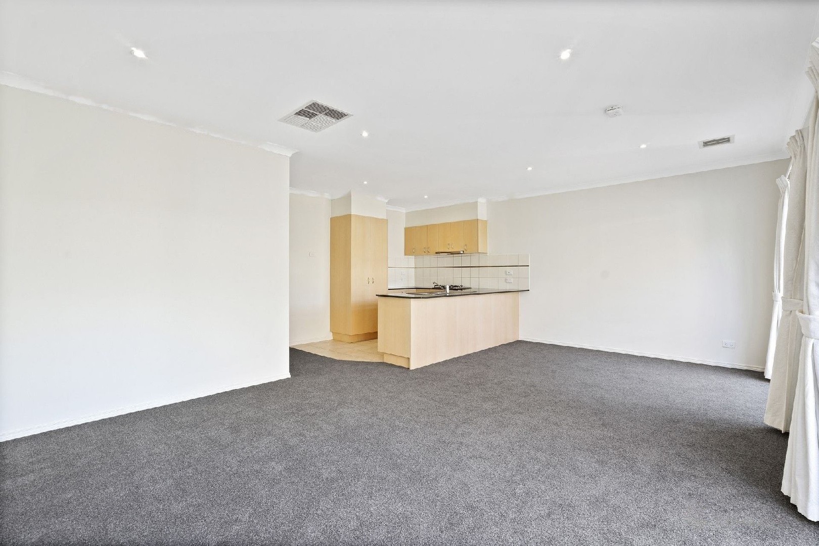 3 Longleaf Grove, Mitcham, VIC 3132, Mitcham - Thumbnail 3