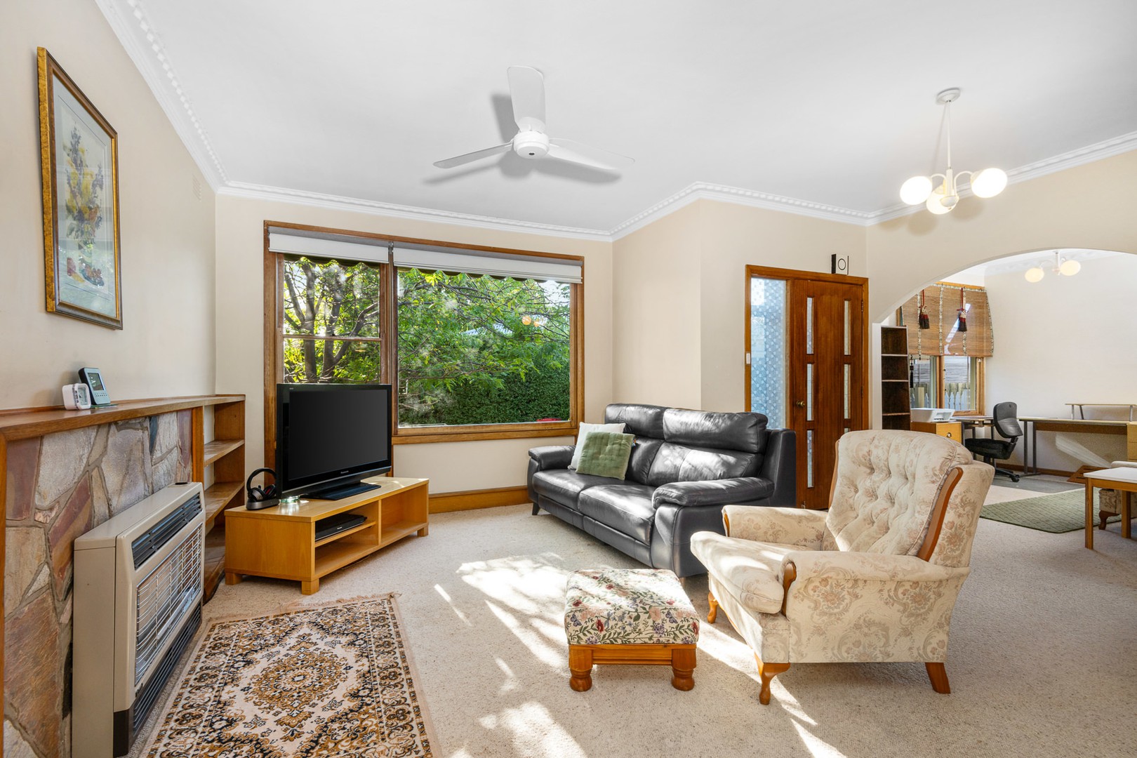 3 Macarthur Avenue, Hamlyn Heights, VIC 3215 - Thumbnail 2 - 20/03/2025