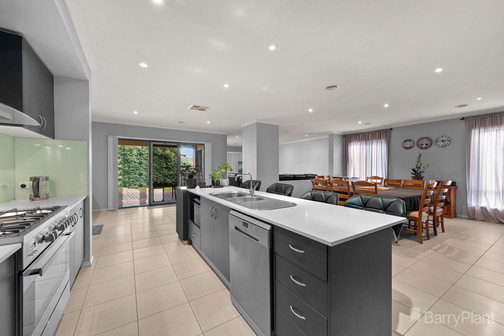 3 Manorwood Way, Berwick, VIC 3806, Berwick - Thumbnail 3
