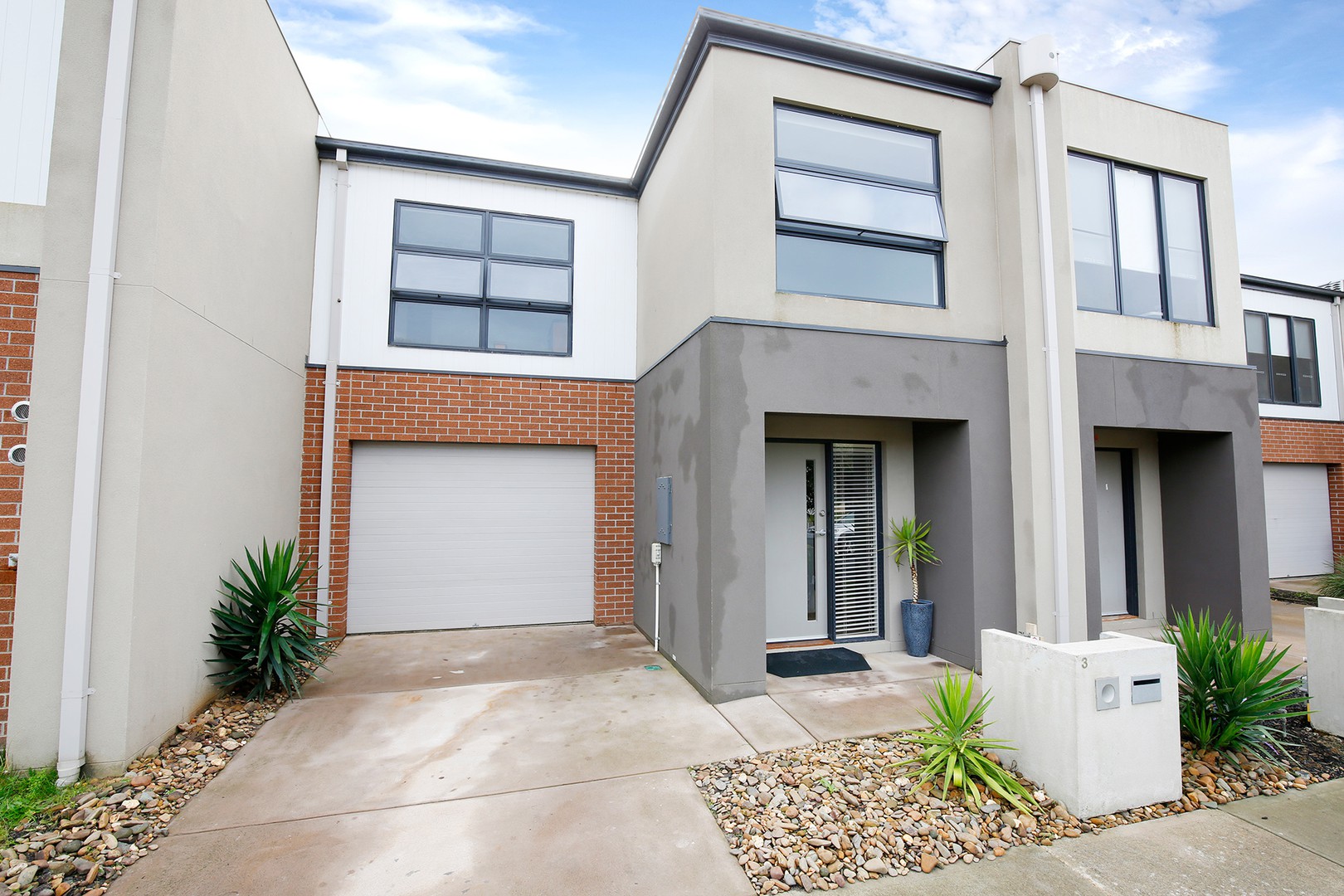 3 Marwedel Avenue, Clyde North, VIC 3978, Clyde North - Thumbnail 2